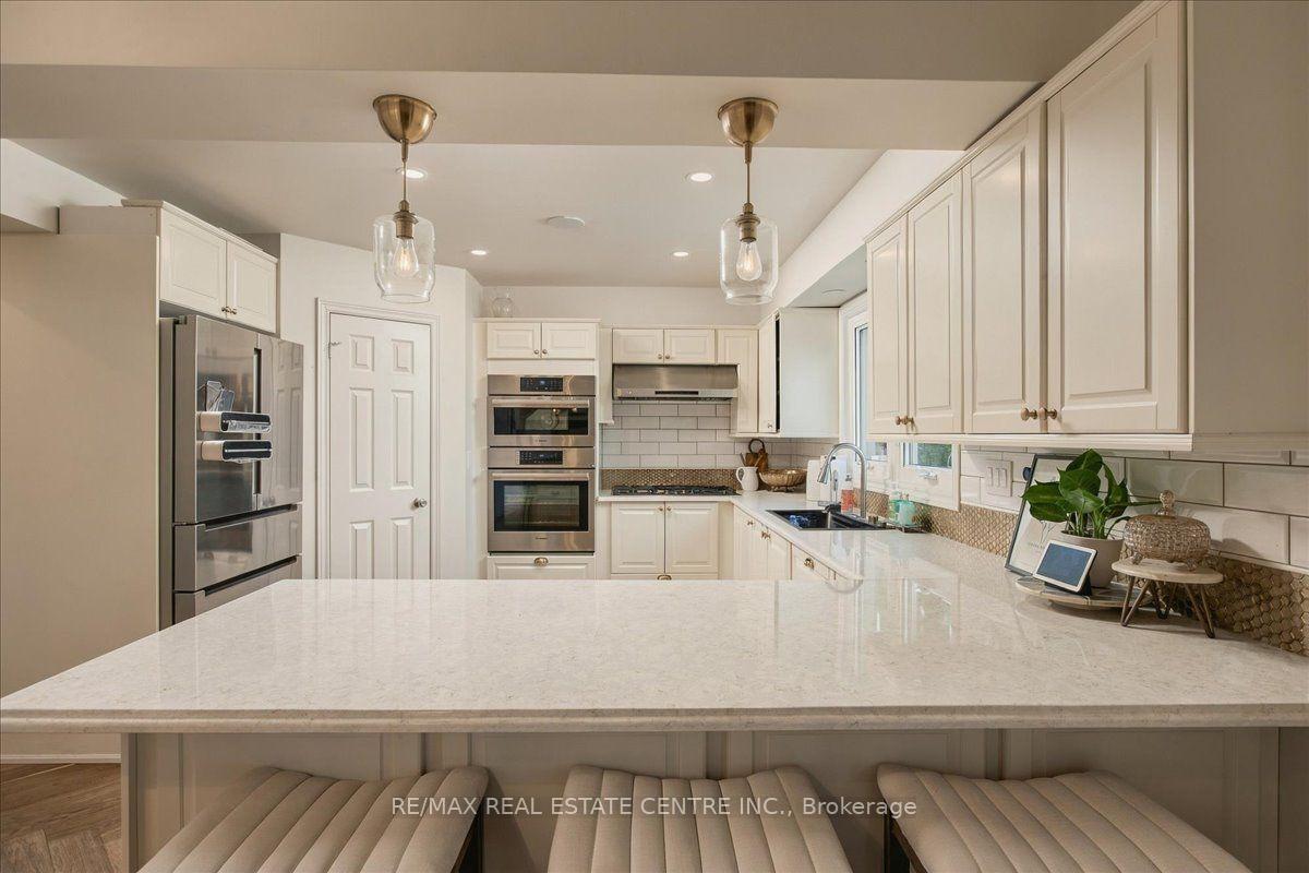 Photo 10 of 1749 Heritage Way, Oakville, Glen Abbey — HOMEH