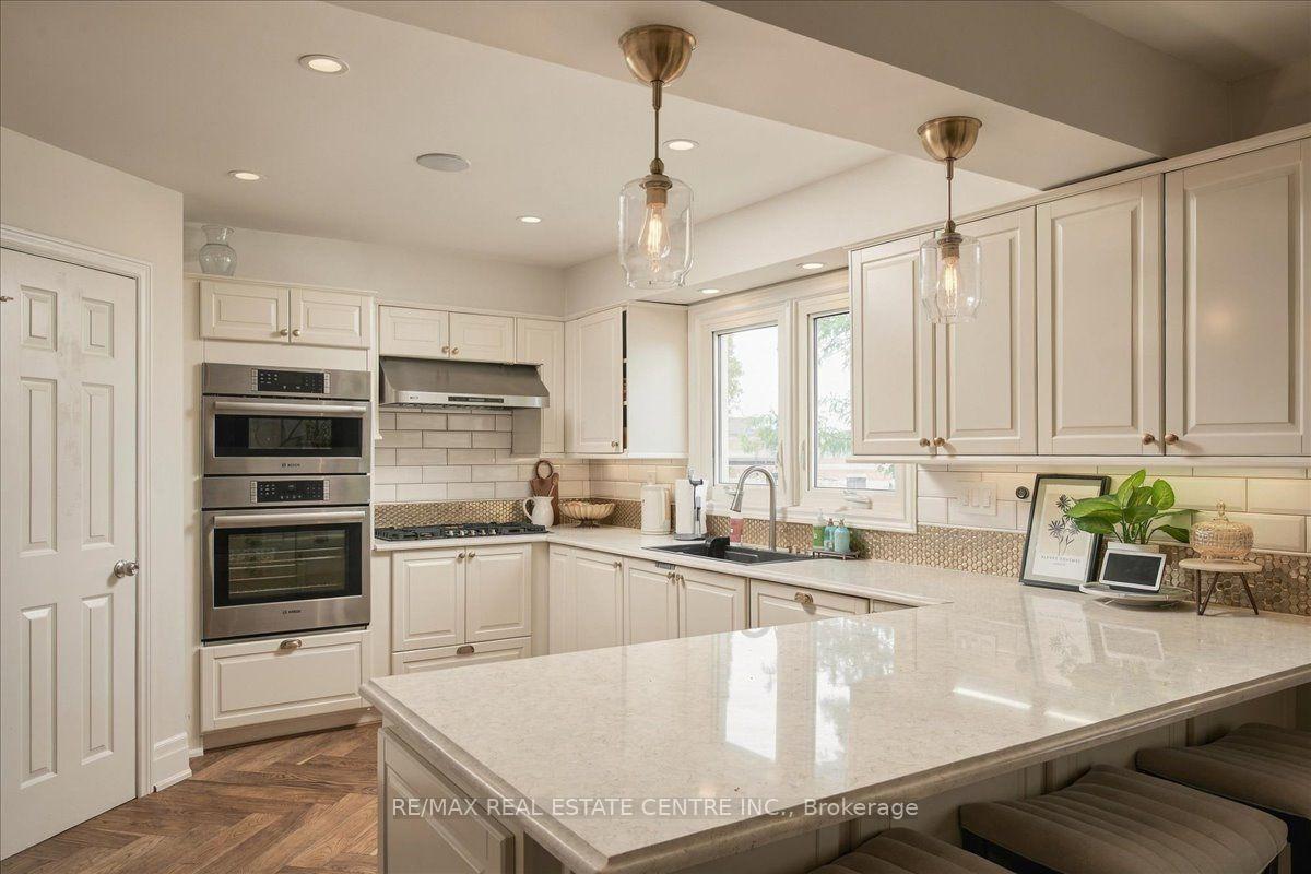 Photo 12 of 1749 Heritage Way, Oakville, Glen Abbey — HOMEH