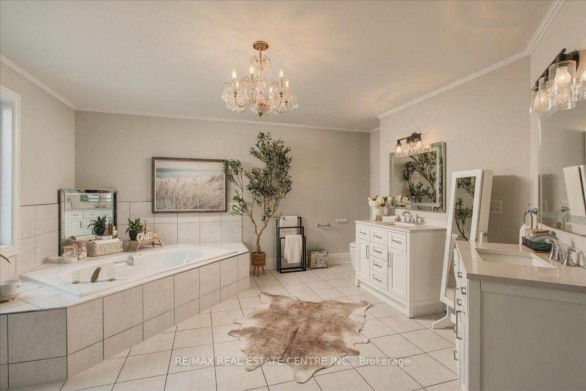 Photo 24 of 1749 Heritage Way, Oakville, Glen Abbey — HOMEH