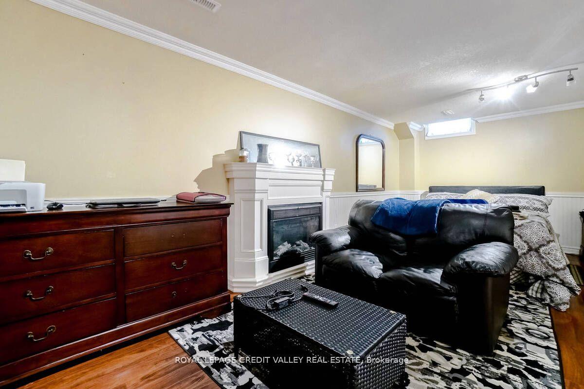 Photo 2 of 95 Mullis Crescent, Brampton, Fletcher's West — HOMEH