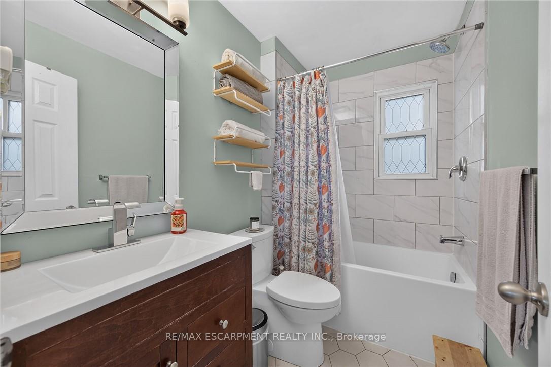 Photo 20 of 82 Division Street, Brantford, Eagle Place East — HOMEH