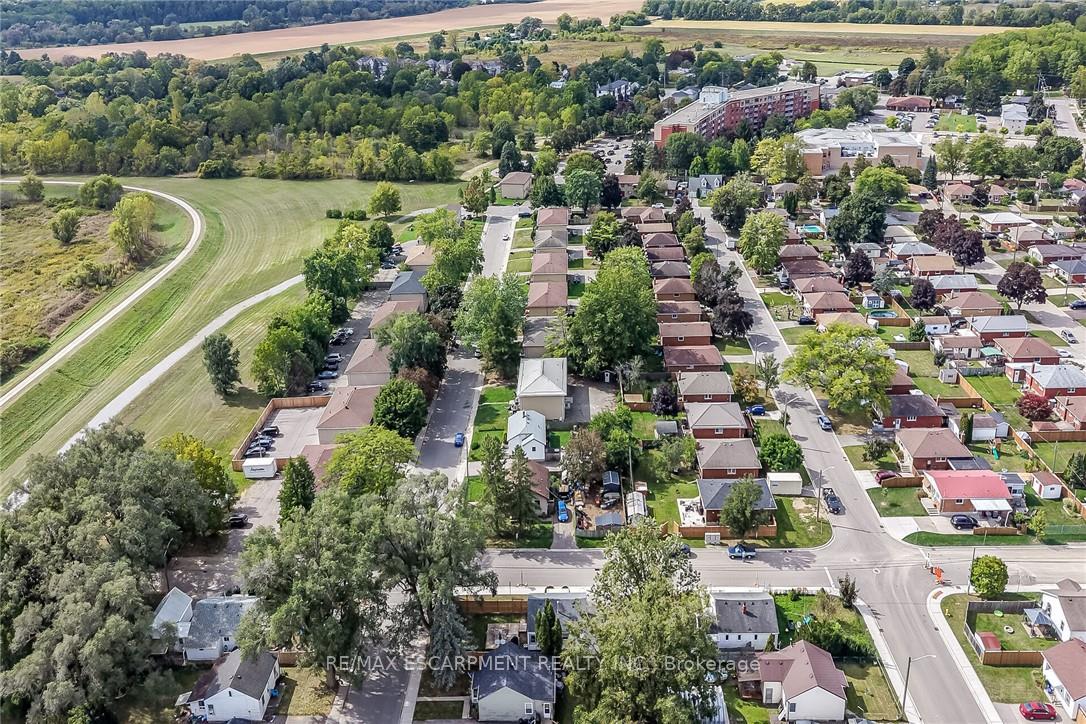 Photo 43 of 82 Division Street, Brantford, Eagle Place East — HOMEH