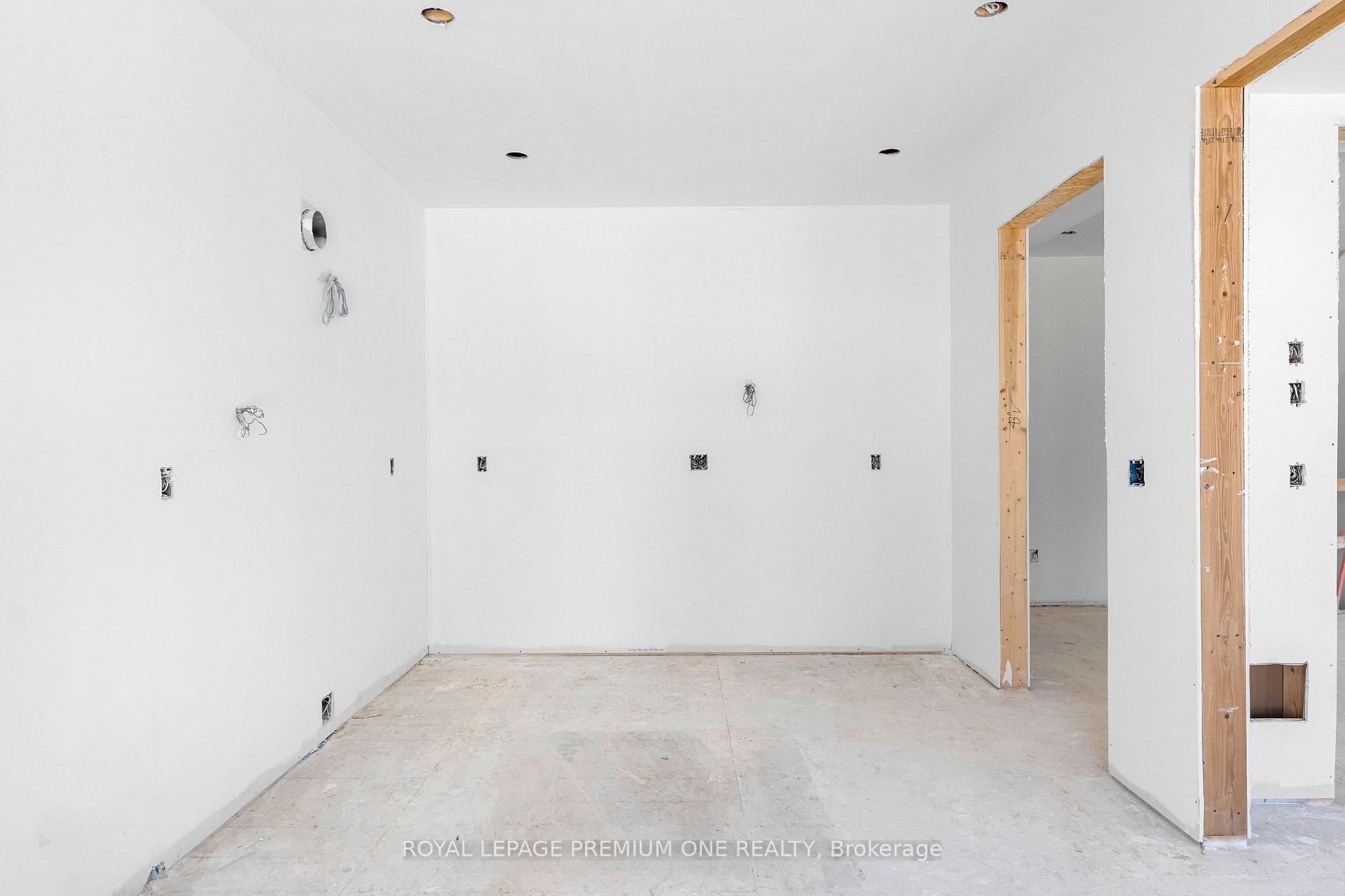 Photo 17 of 8 Jack Kenny Court, Caledon, Bolton West — HOMEH