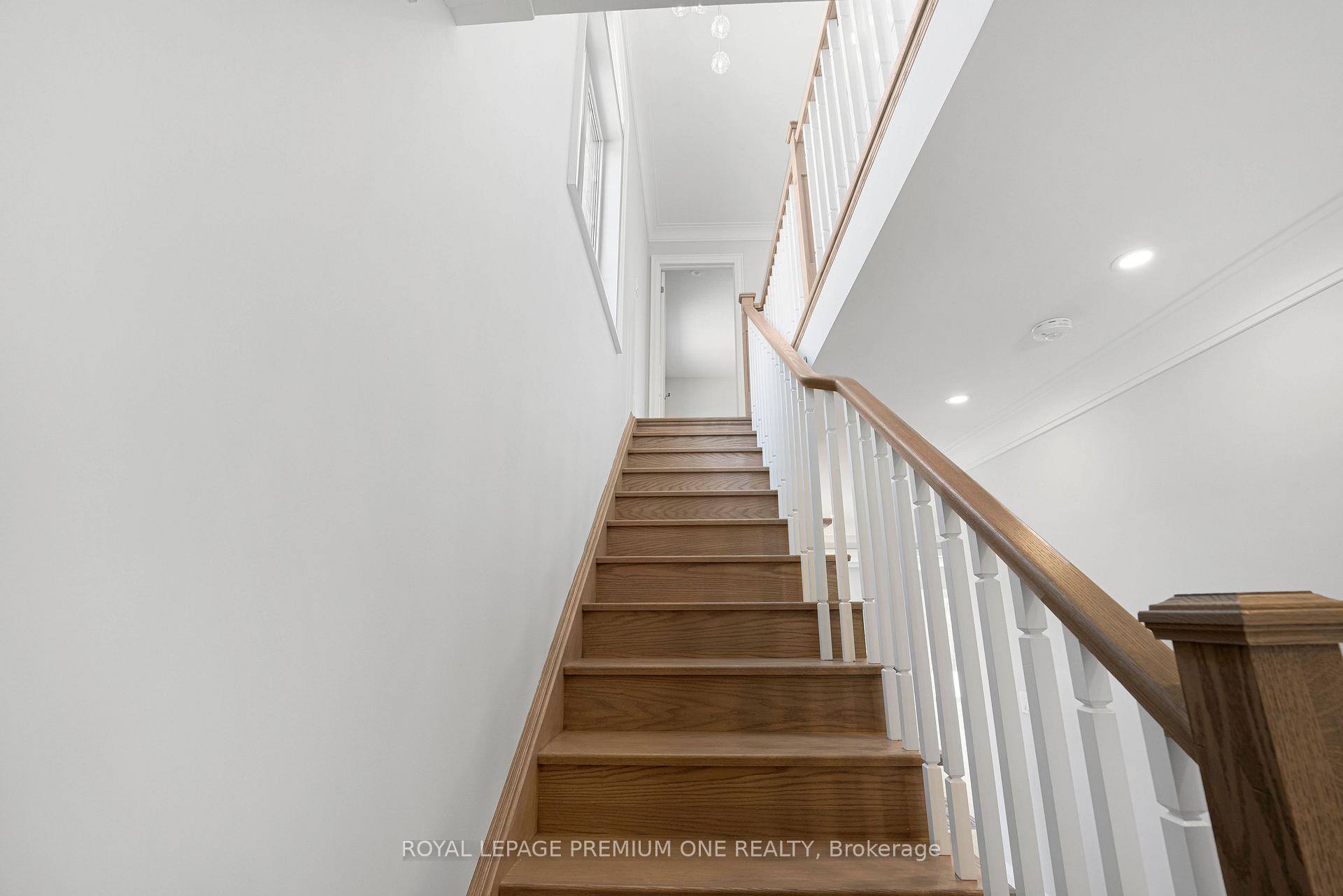 Photo 51 of 8 Jack Kenny Court, Caledon, Bolton West — HOMEH