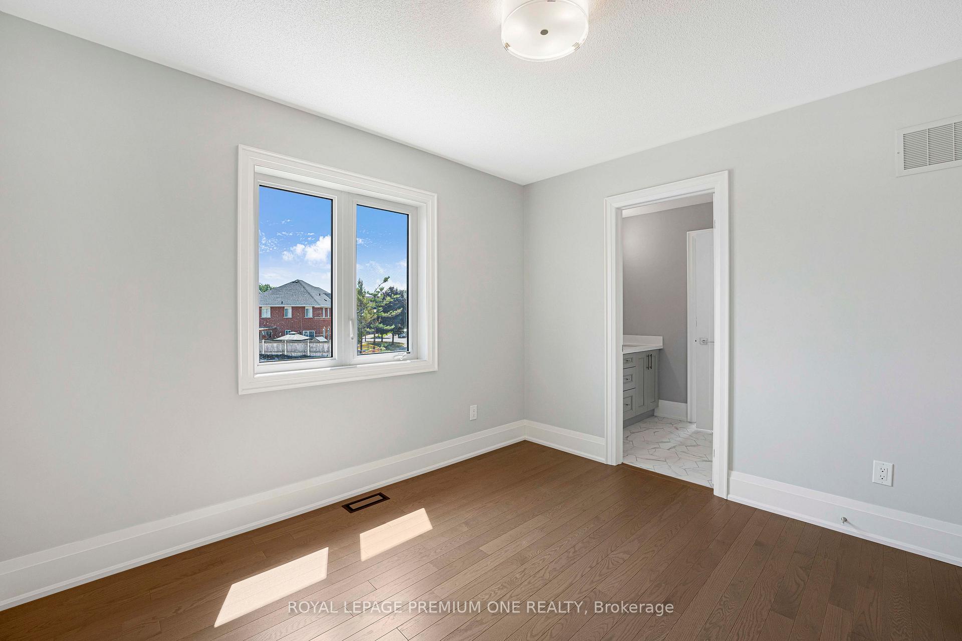 Photo 77 of 8 Jack Kenny Court, Caledon, Bolton West — HOMEH