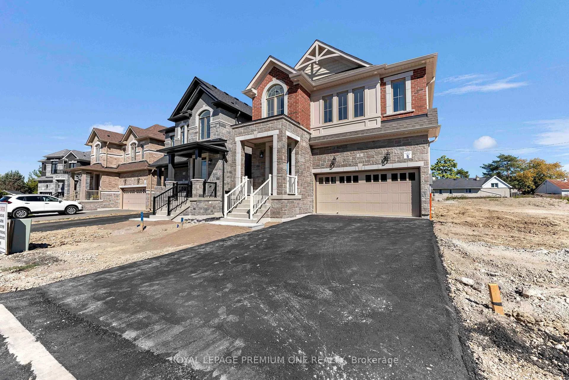 Photo 10 of 8 Jack Kenny Court, Caledon, Bolton West — HOMEH