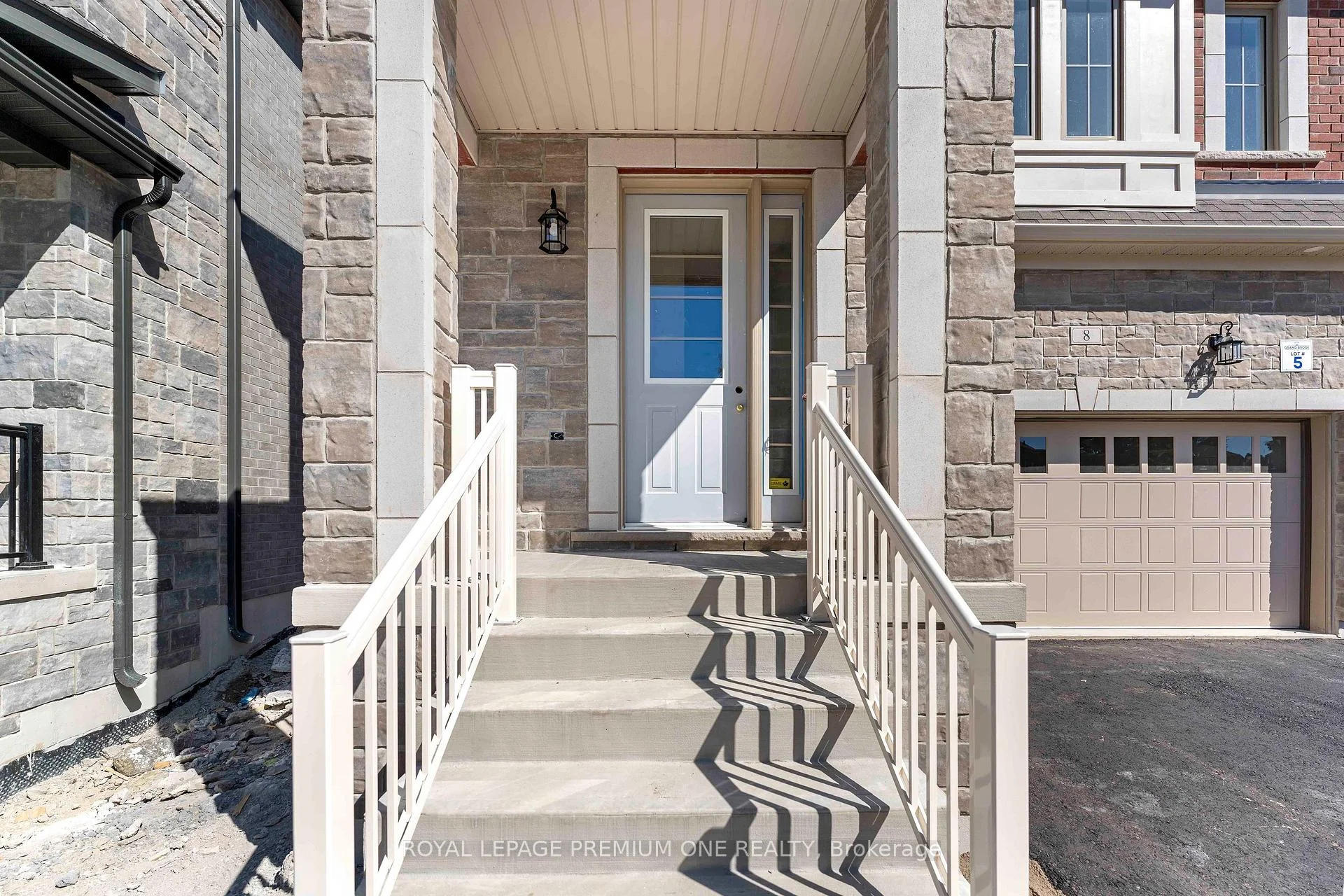Photo 12 of 8 Jack Kenny Court, Caledon, Bolton West — HOMEH