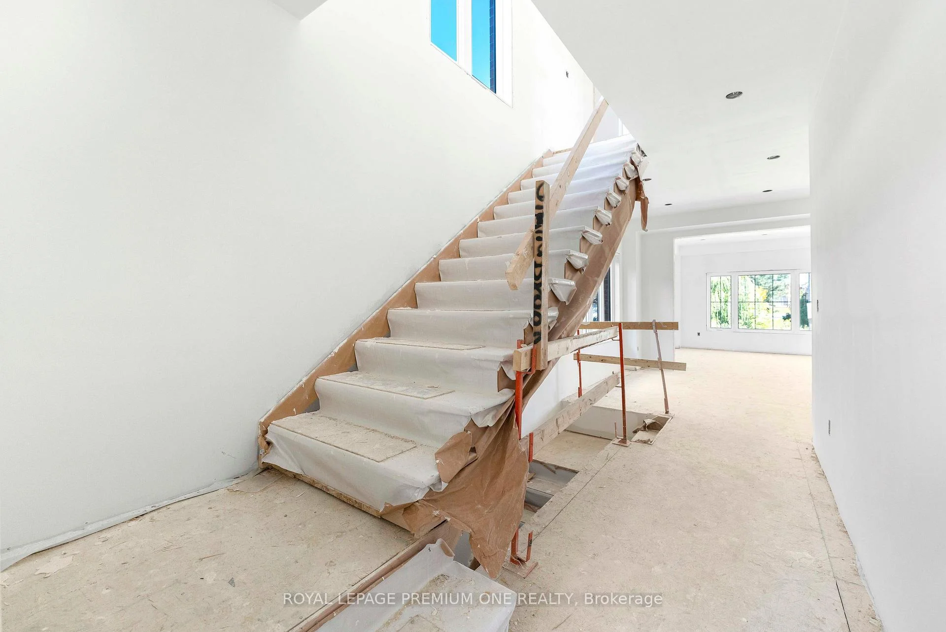 Photo 18 of 8 Jack Kenny Court, Caledon, Bolton West — HOMEH