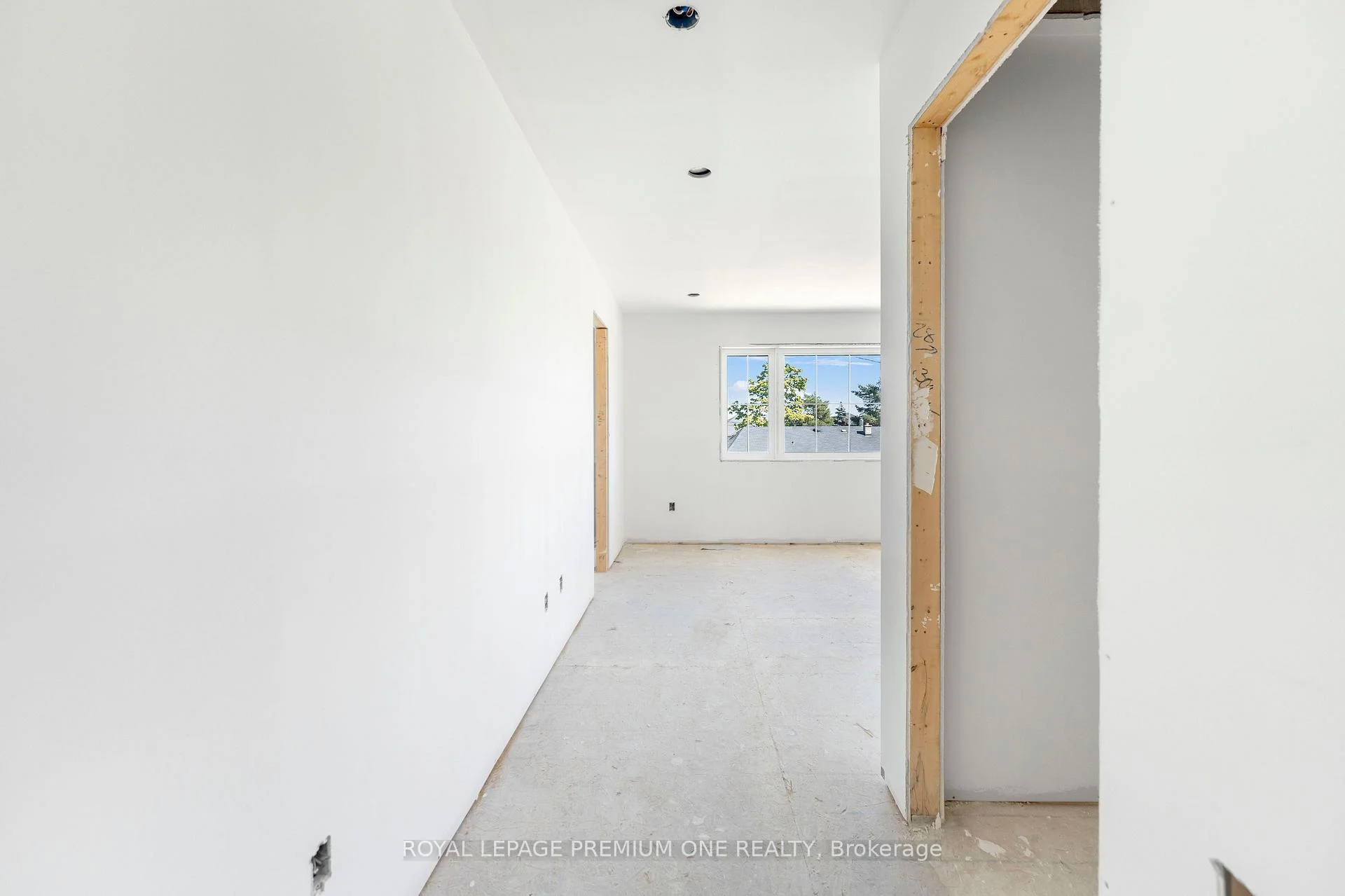 Photo 98 of 8 Jack Kenny Court, Caledon, Bolton West — HOMEH