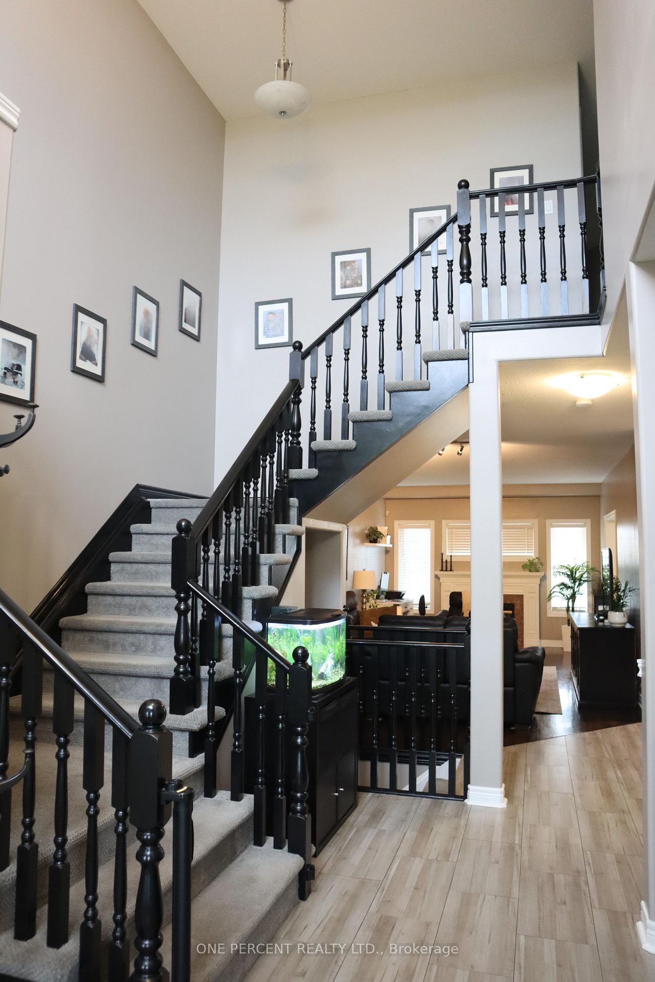 Photo 4 of 349 Winterberry Boulevard, Thorold, Confederation Heights — HOMEH