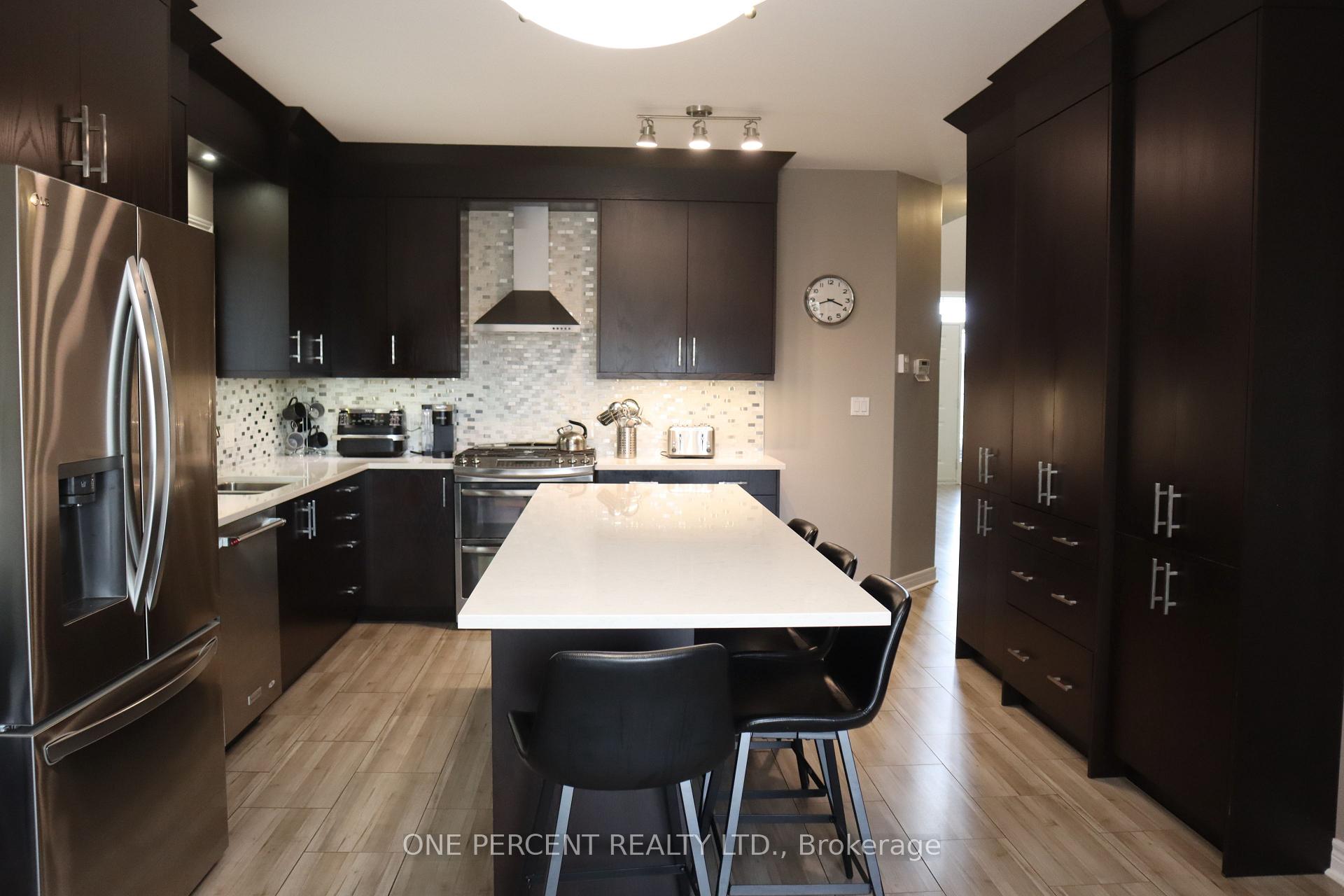 Photo 8 of 349 Winterberry Boulevard, Thorold, Confederation Heights — HOMEH