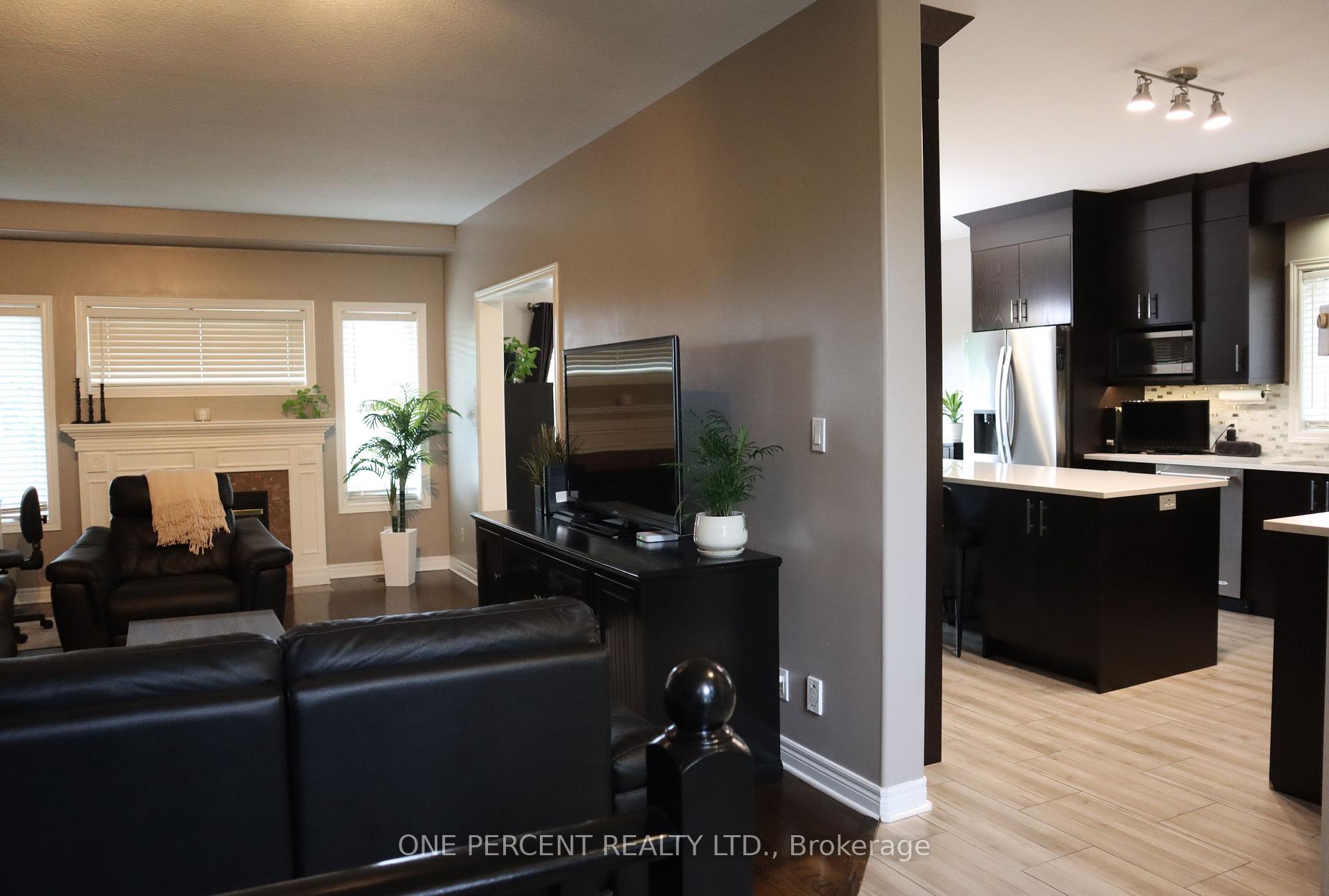Photo 17 of 349 Winterberry Boulevard, Thorold, Confederation Heights — HOMEH