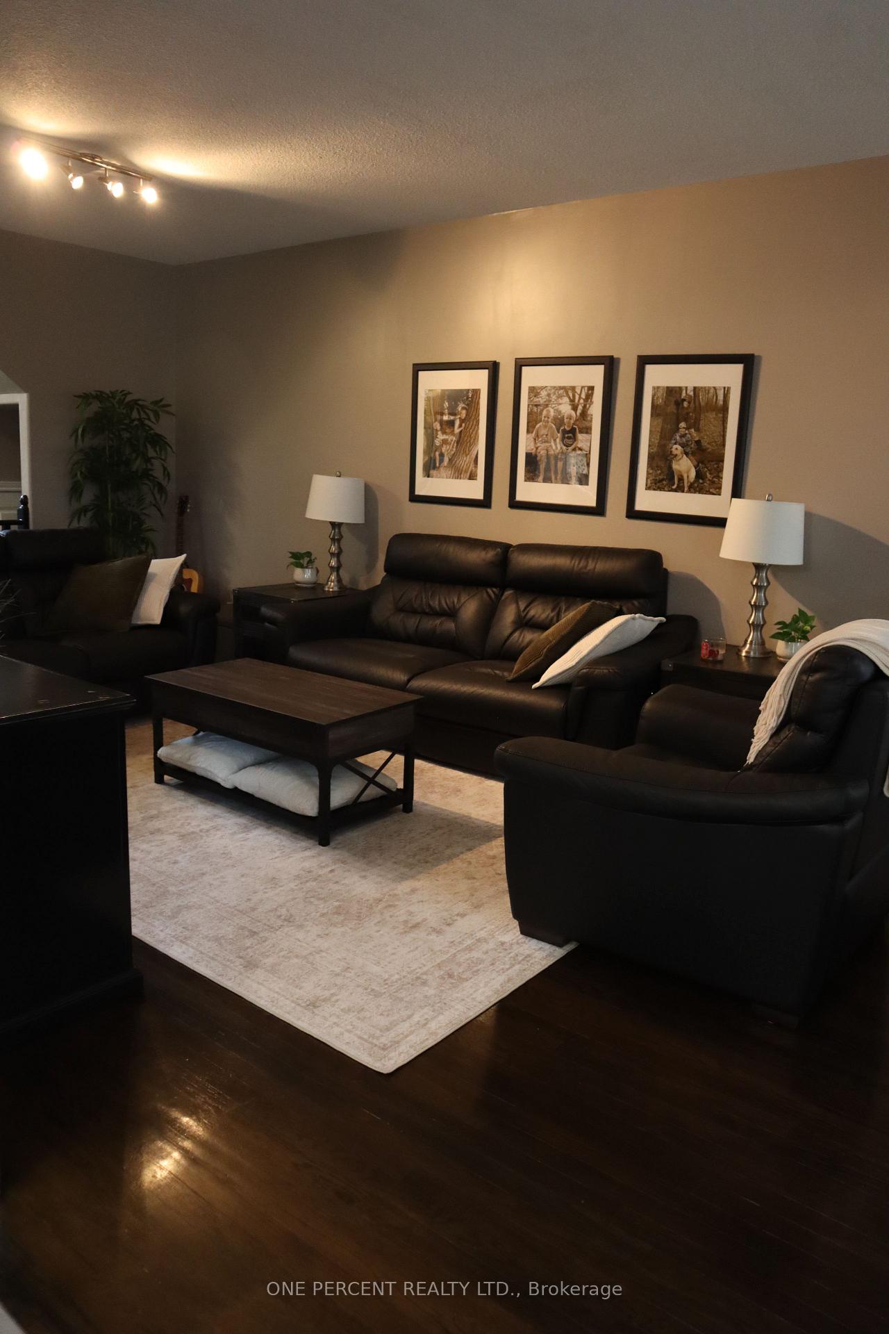 Photo 19 of 349 Winterberry Boulevard, Thorold, Confederation Heights — HOMEH