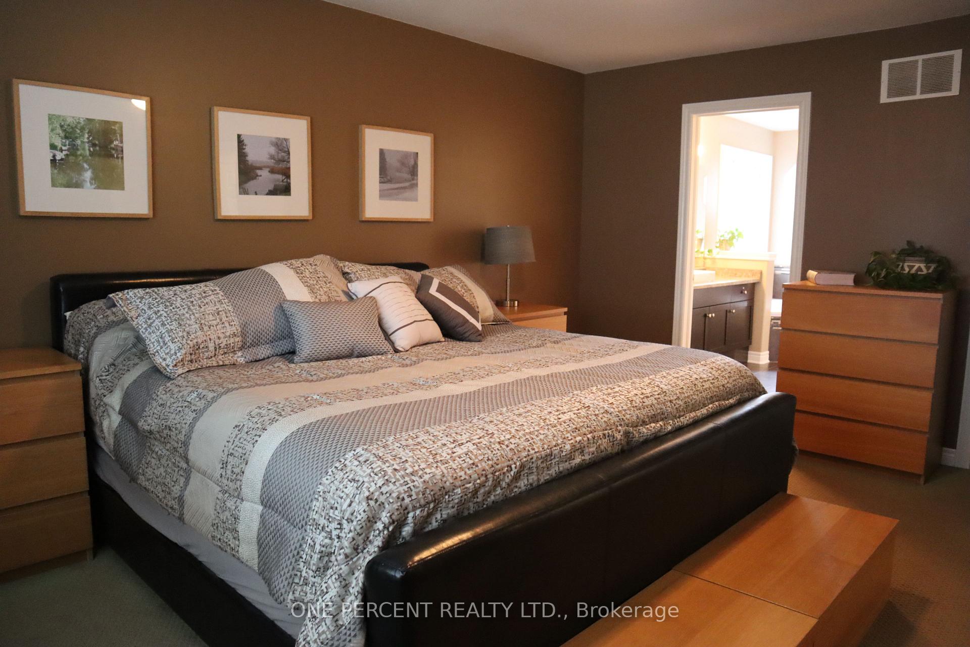 Photo 21 of 349 Winterberry Boulevard, Thorold, Confederation Heights — HOMEH