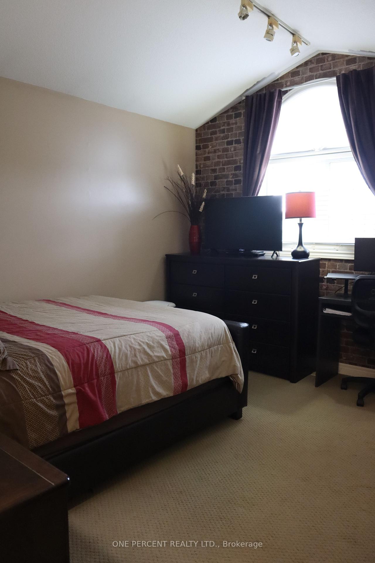 Photo 23 of 349 Winterberry Boulevard, Thorold, Confederation Heights — HOMEH