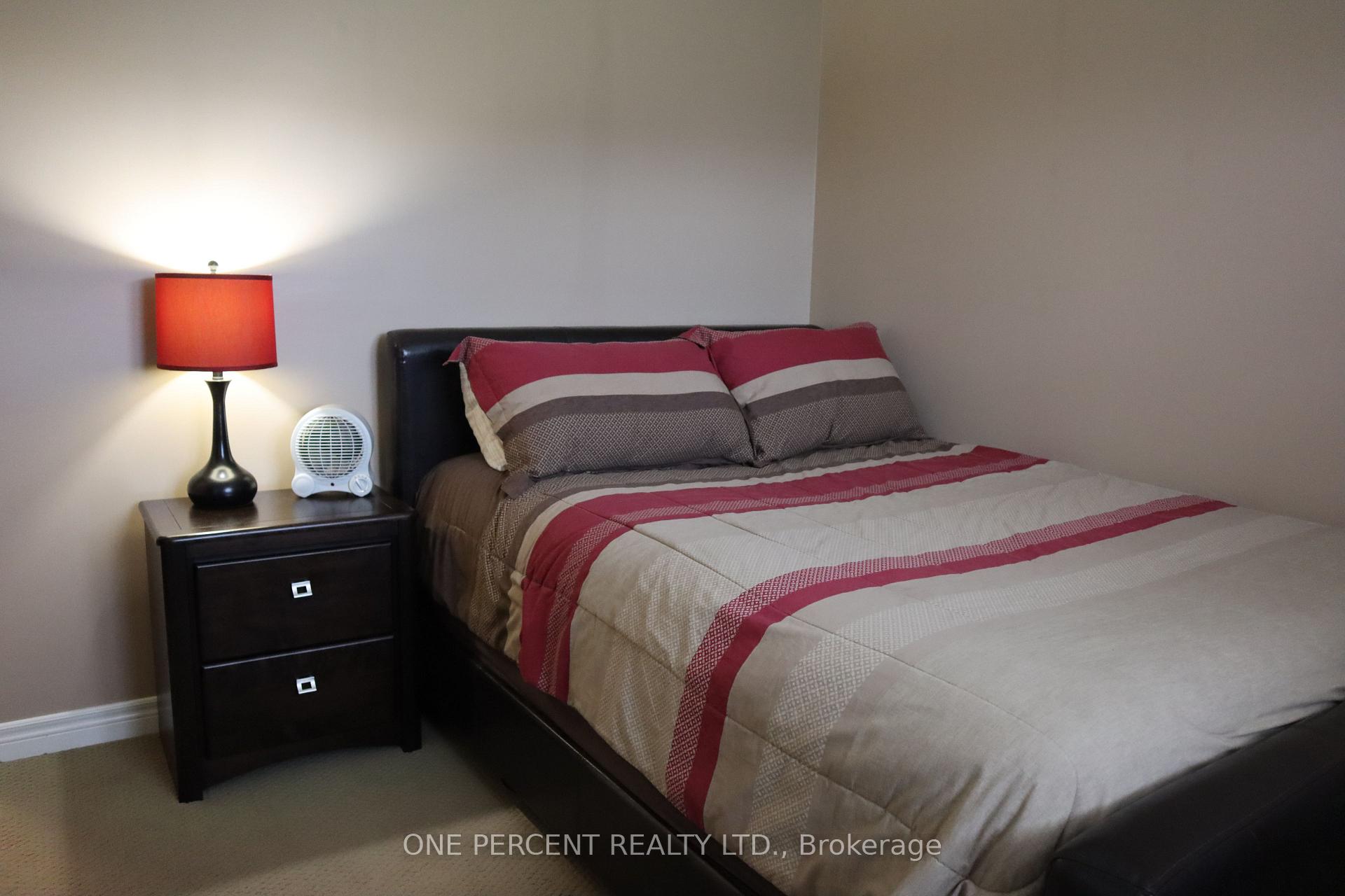 Photo 24 of 349 Winterberry Boulevard, Thorold, Confederation Heights — HOMEH