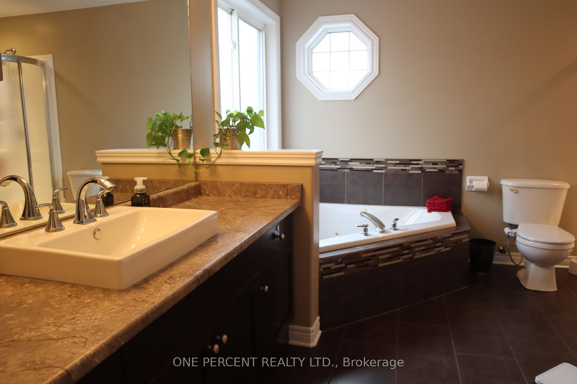 Photo 26 of 349 Winterberry Boulevard, Thorold, Confederation Heights — HOMEH