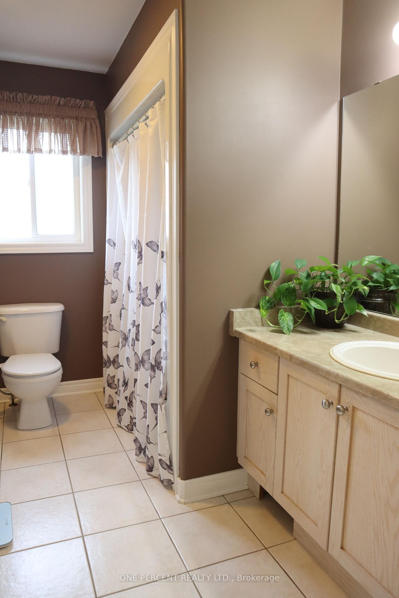 Photo 28 of 349 Winterberry Boulevard, Thorold, Confederation Heights — HOMEH