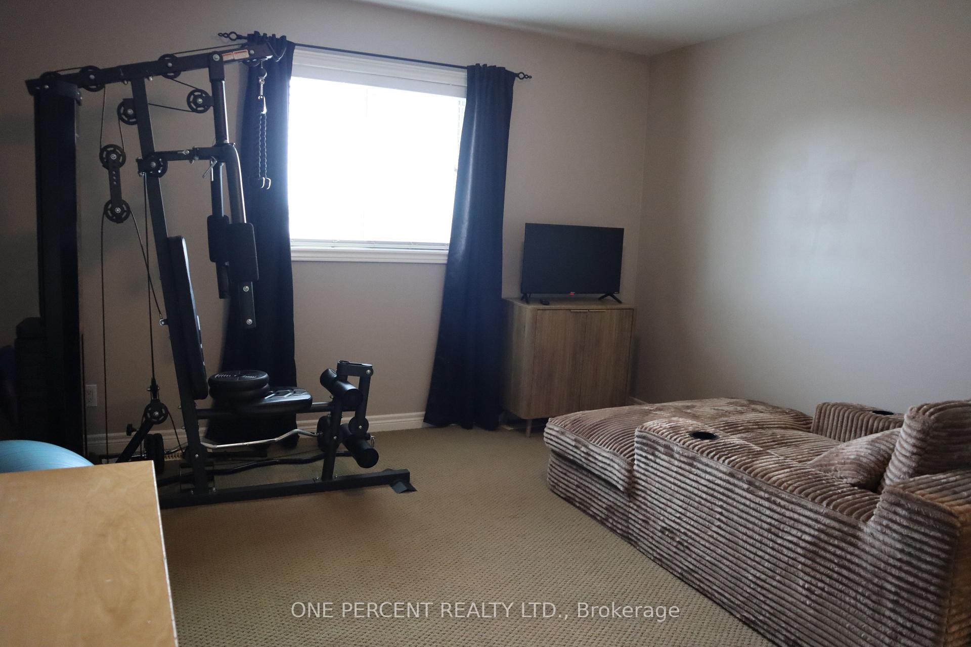 Photo 35 of 349 Winterberry Boulevard, Thorold, Confederation Heights — HOMEH
