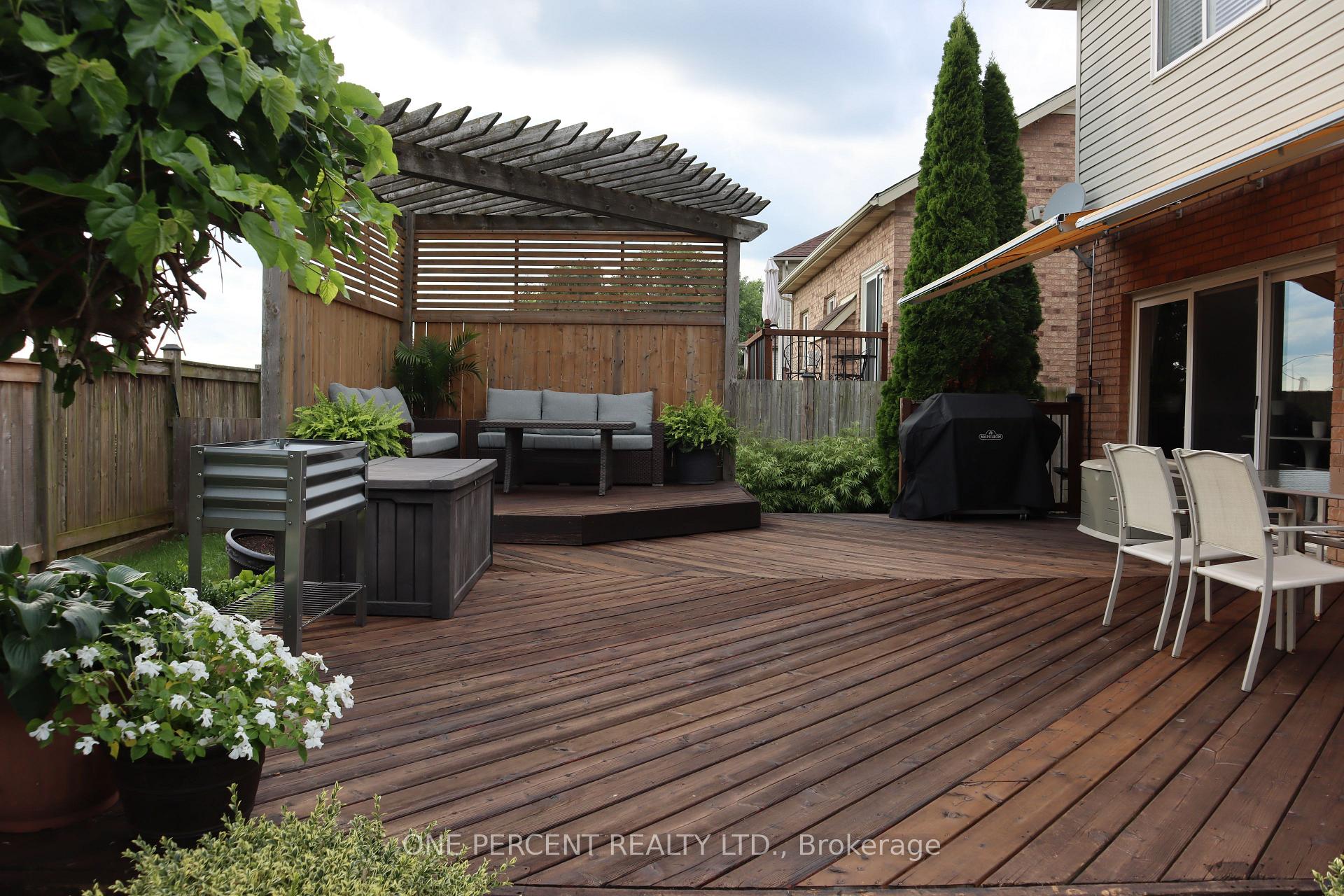 Photo 44 of 349 Winterberry Boulevard, Thorold, Confederation Heights — HOMEH