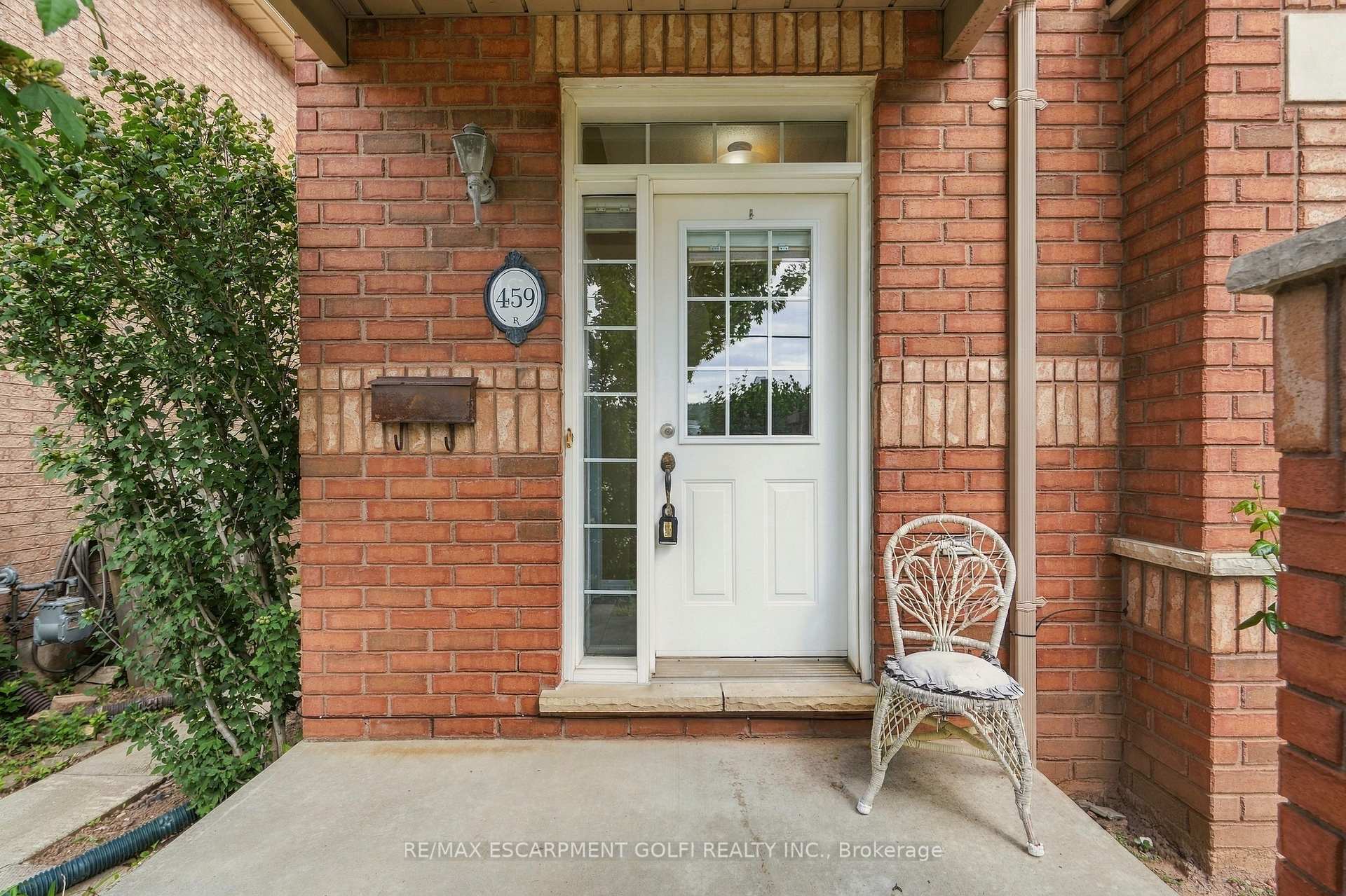 Photo 2 of 459 Highway No 8, Hamilton, Stoney Creek — HOMEH