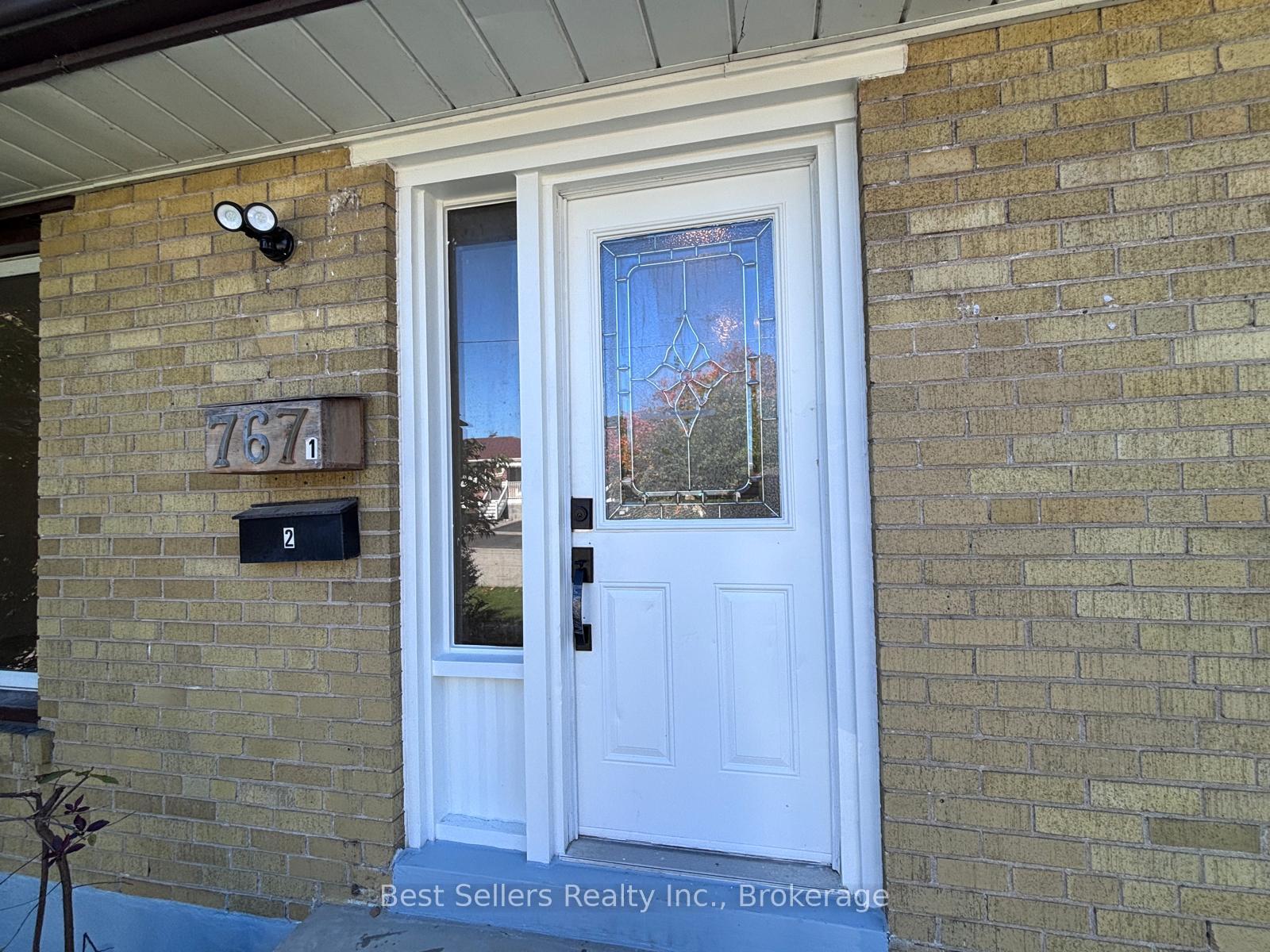 Photo of Unit MAIN, 767 Gaspe Avenue