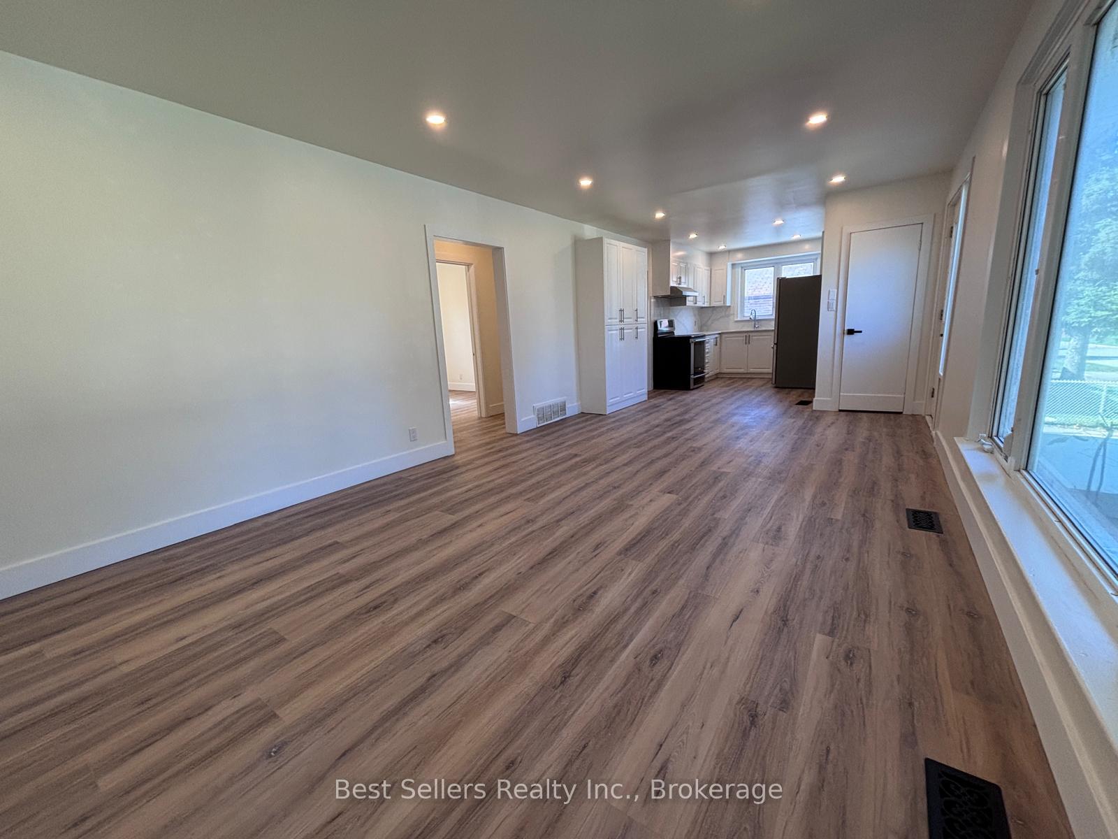 Photo 12 of Unit MAIN, 767 Gaspe Avenue, Oshawa, Lakeview — HOMEH