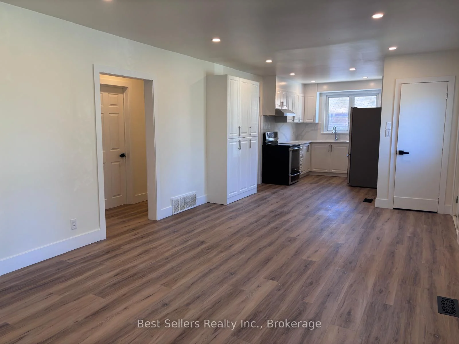 Photo 20 of Unit MAIN, 767 Gaspe Avenue, Oshawa, Lakeview — HOMEH