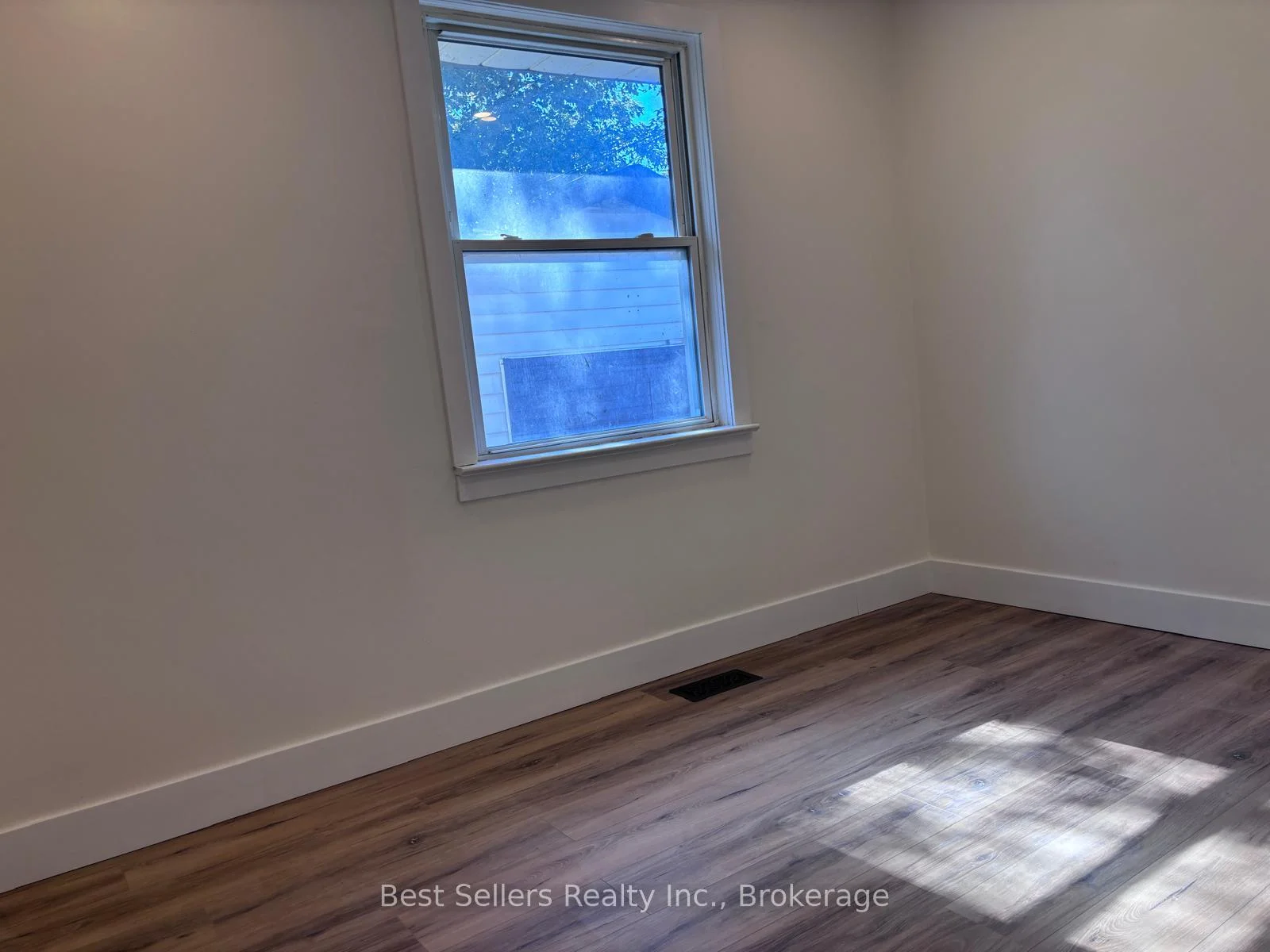 Photo 23 of Unit MAIN, 767 Gaspe Avenue, Oshawa, Lakeview — HOMEH