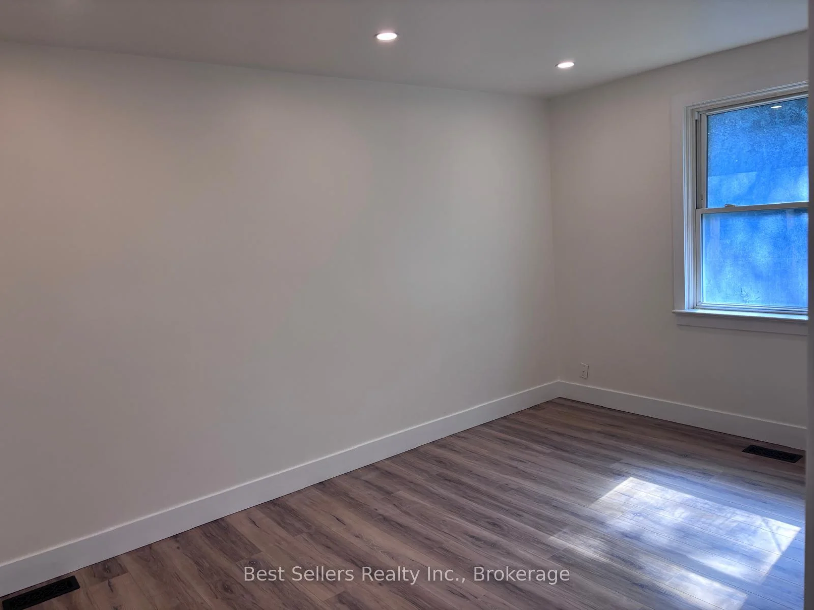 Photo 27 of Unit MAIN, 767 Gaspe Avenue, Oshawa, Lakeview — HOMEH