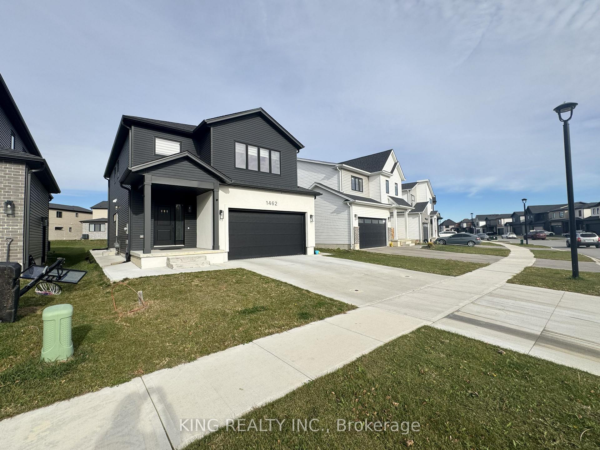 Photo 5 of Unit UPPER, 1462 Twilite Boulevard, London, North S — HOMEH