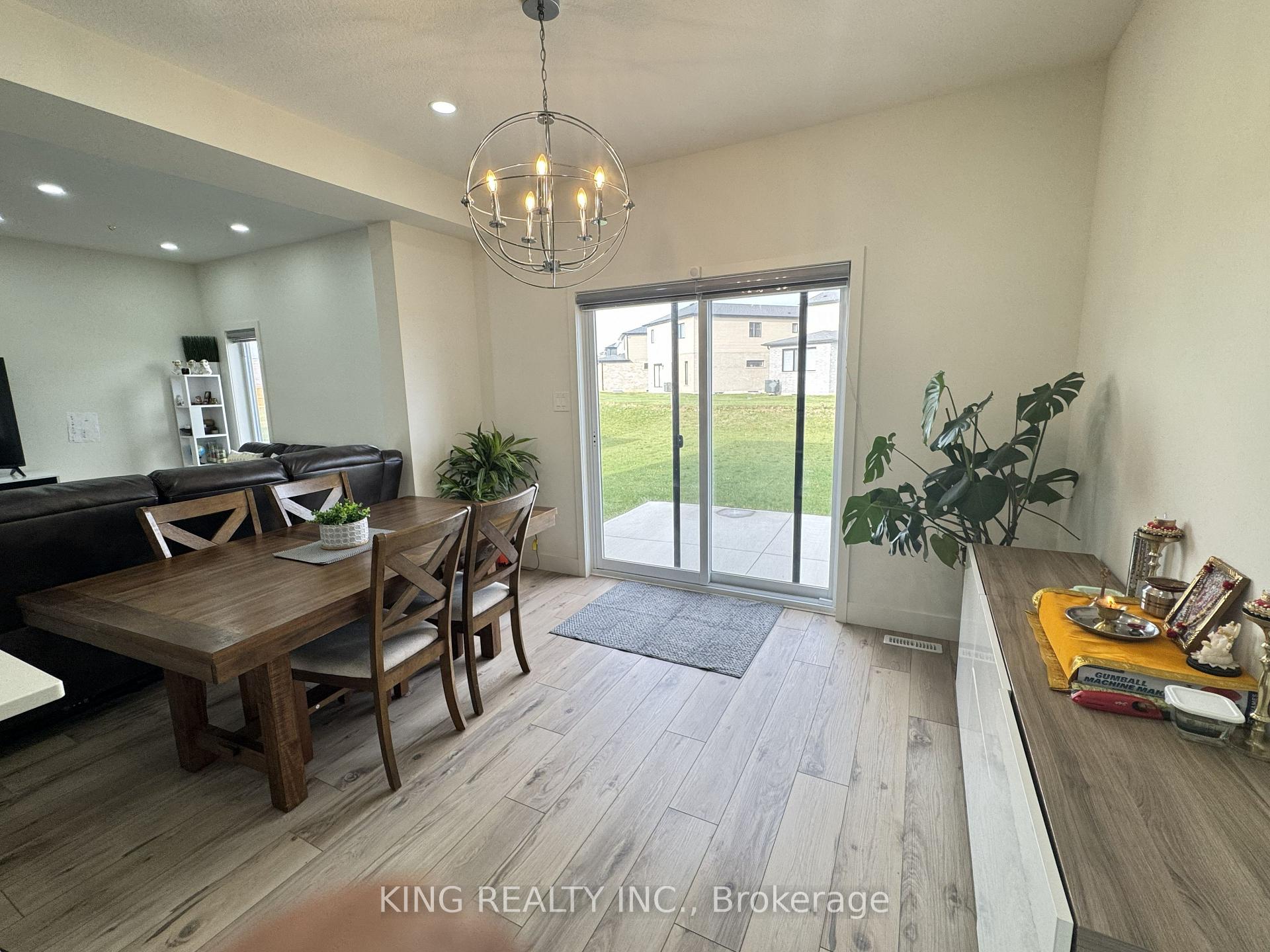 Photo 16 of Unit UPPER, 1462 Twilite Boulevard, London, North S — HOMEH