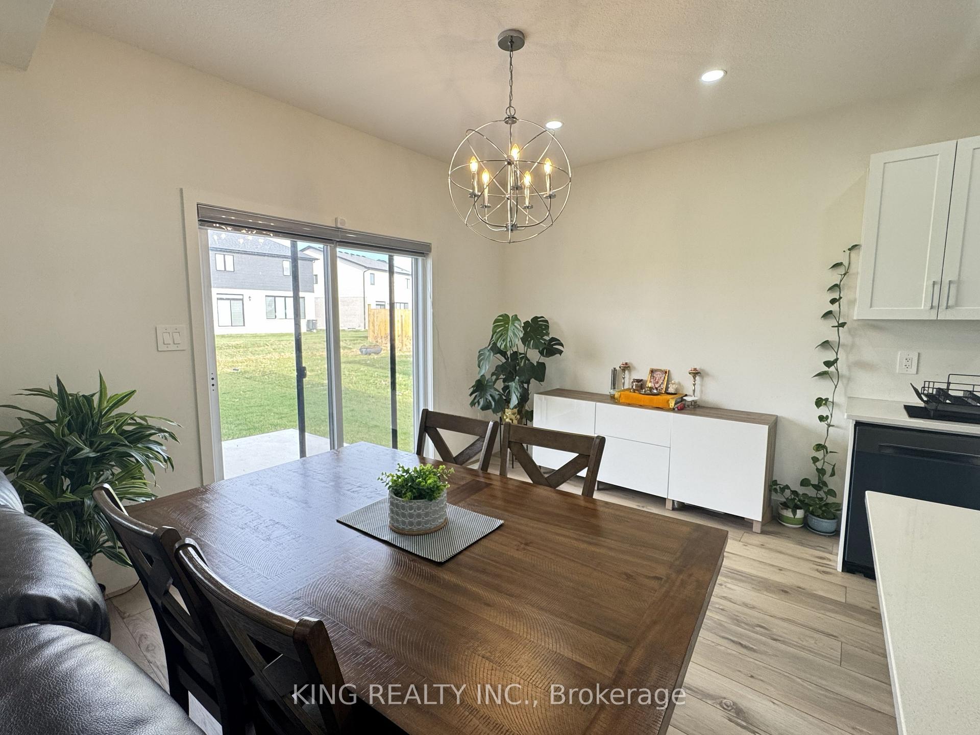 Photo 17 of Unit UPPER, 1462 Twilite Boulevard, London, North S — HOMEH