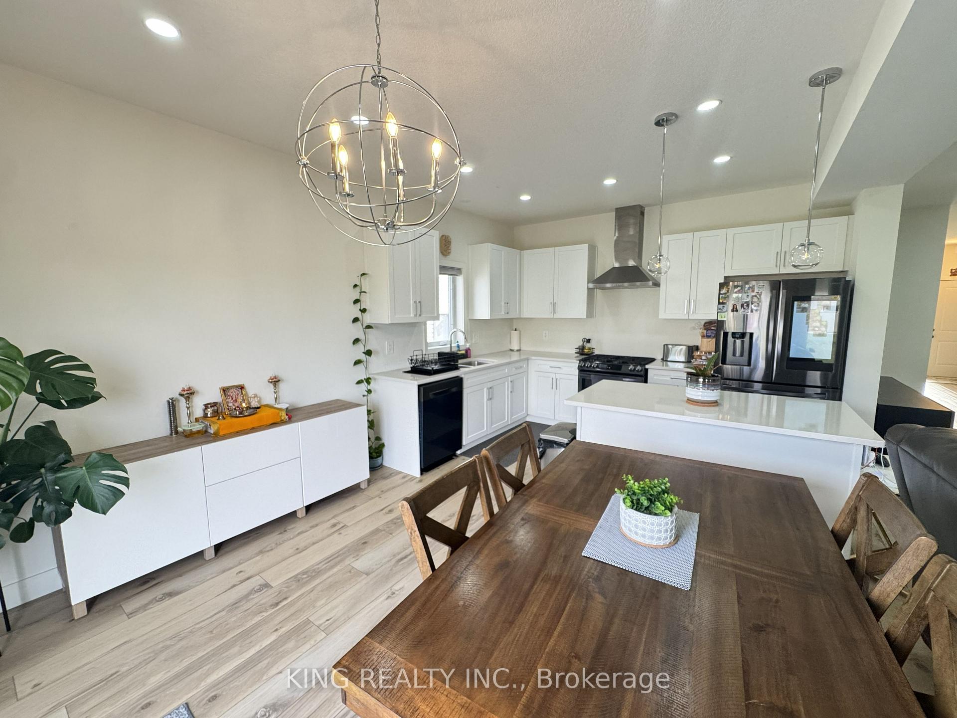Photo 18 of Unit UPPER, 1462 Twilite Boulevard, London, North S — HOMEH