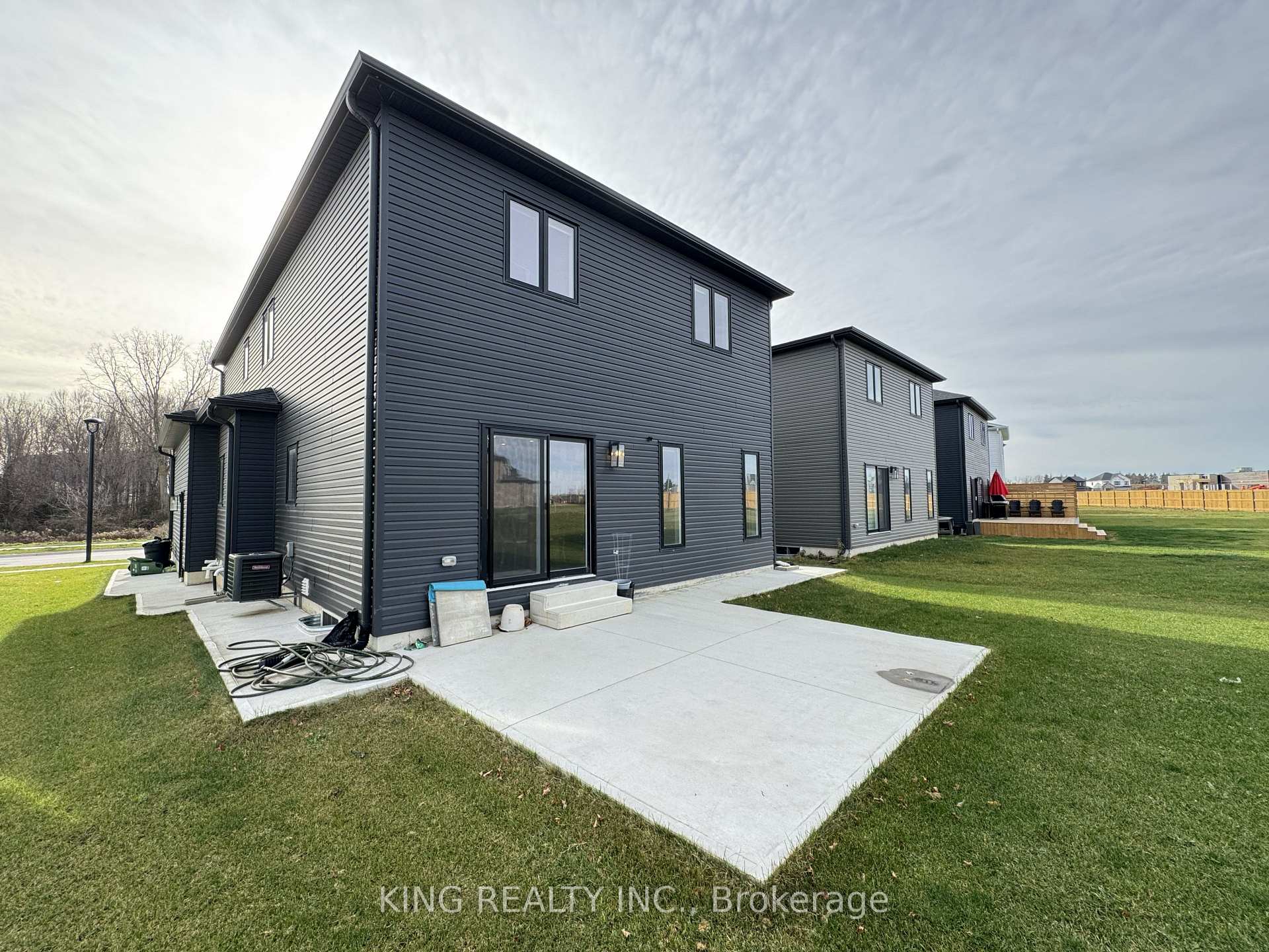 Photo 36 of Unit UPPER, 1462 Twilite Boulevard, London, North S — HOMEH