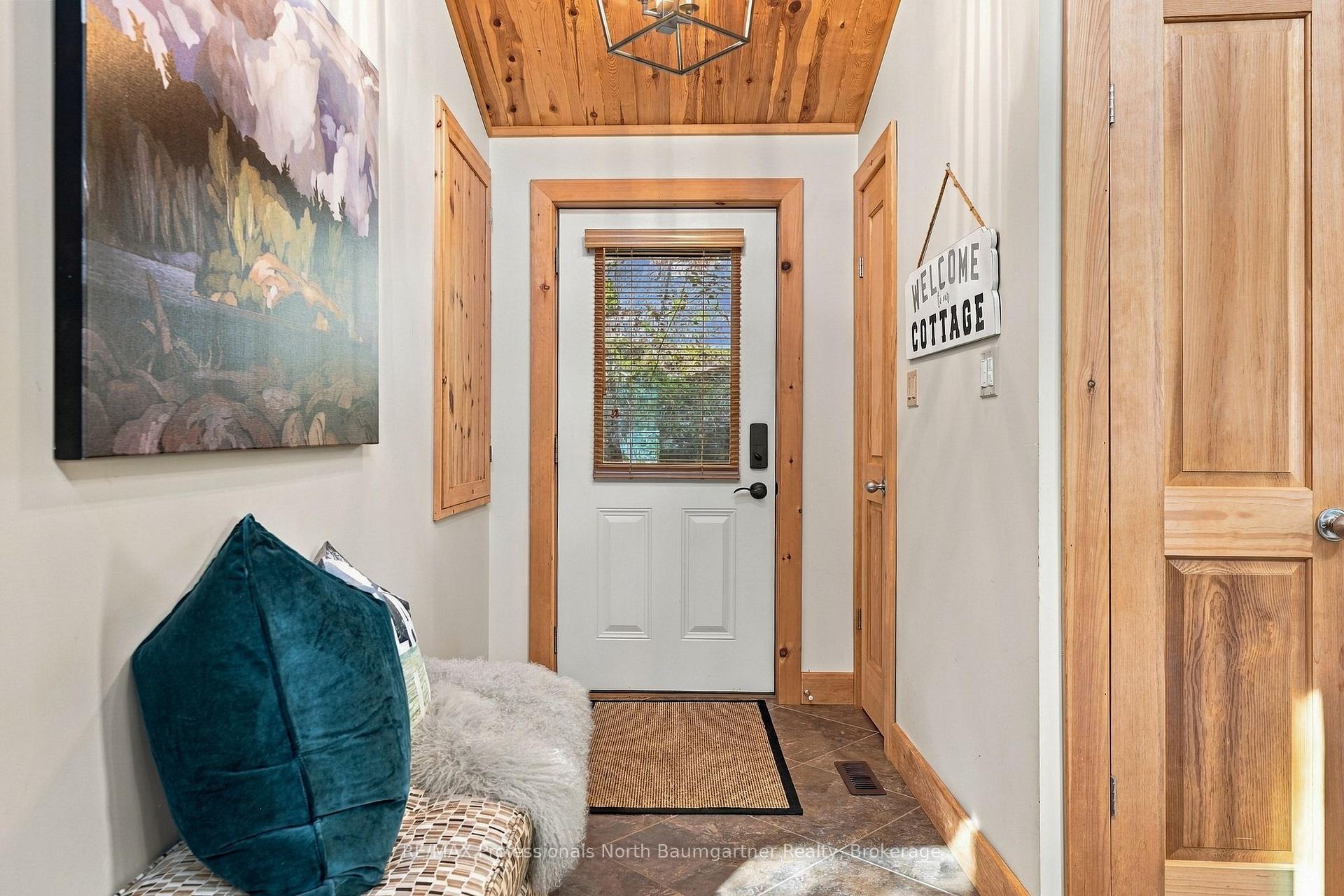 Photo 4 of 1014 Mackmore Trail, Algonquin Highlands, Stanhope — HOMEH