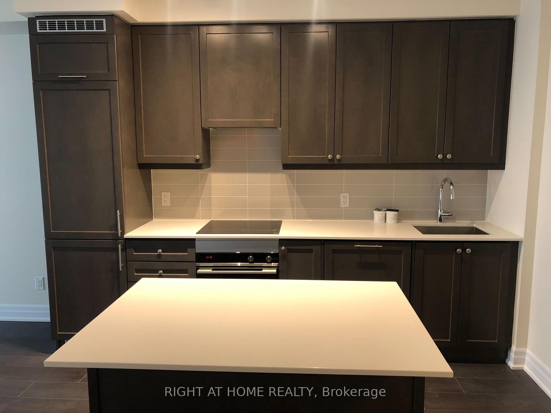 Photo 8 of Unit 2005, 9075 Jane Street, Vaughan, Concord — HOMEH