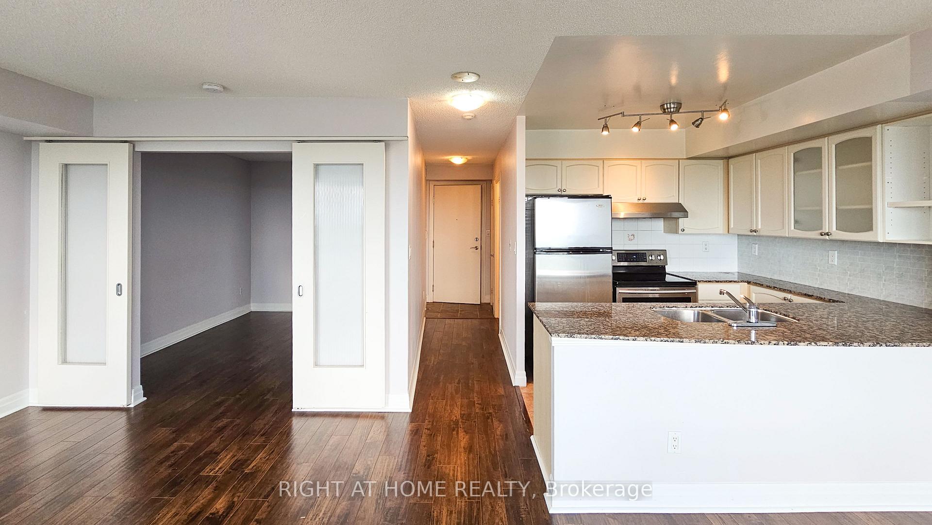 Photo 9 of Unit 1510, 188 Doris Avenue, North York, Willowdale East — HOMEH