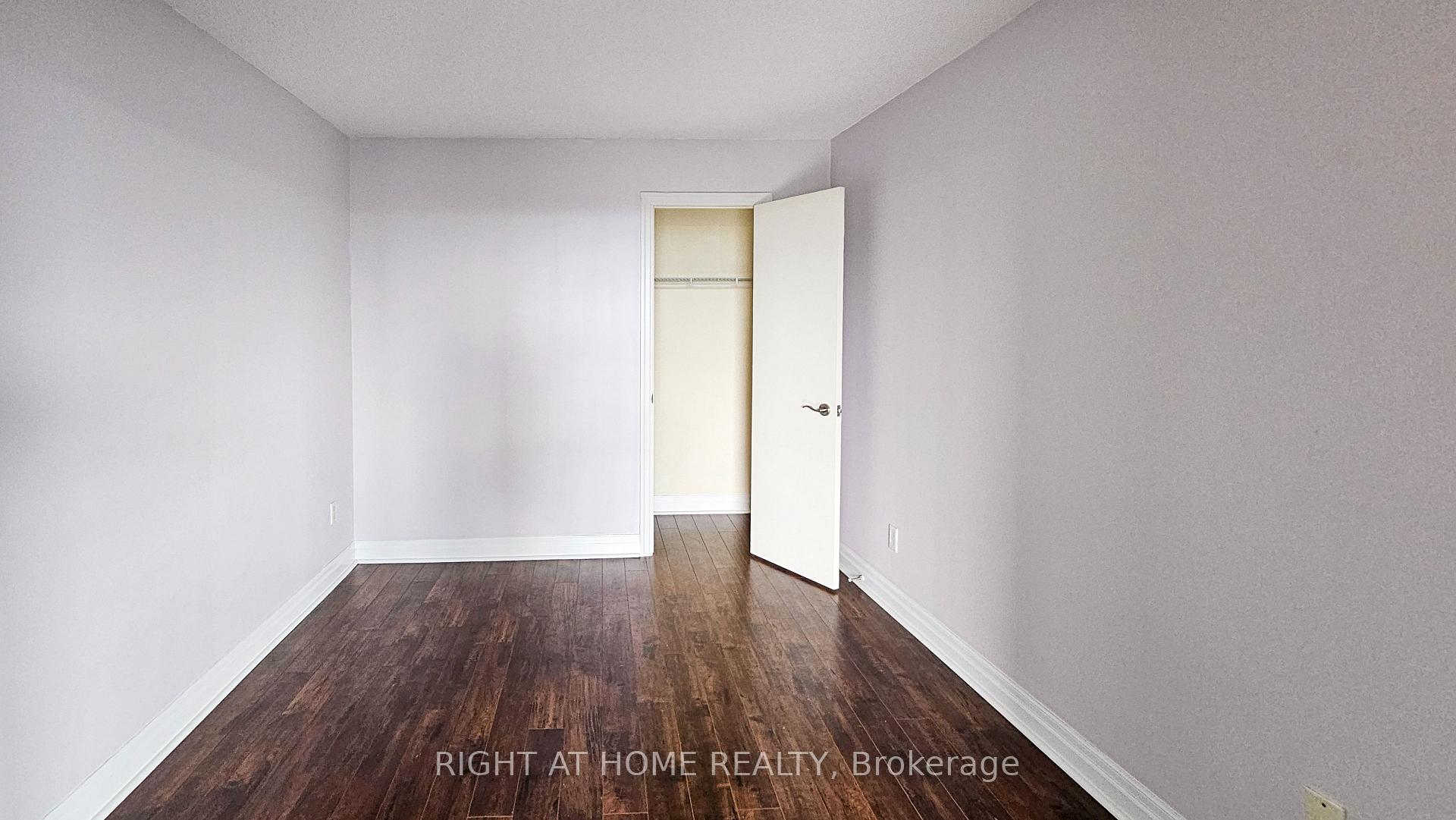 Photo 10 of Unit 1510, 188 Doris Avenue, North York, Willowdale East — HOMEH