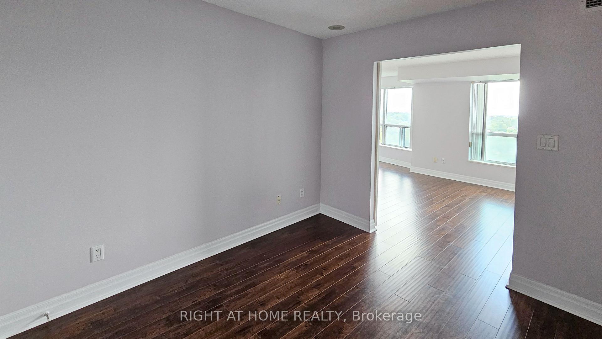 Photo 12 of Unit 1510, 188 Doris Avenue, North York, Willowdale East — HOMEH