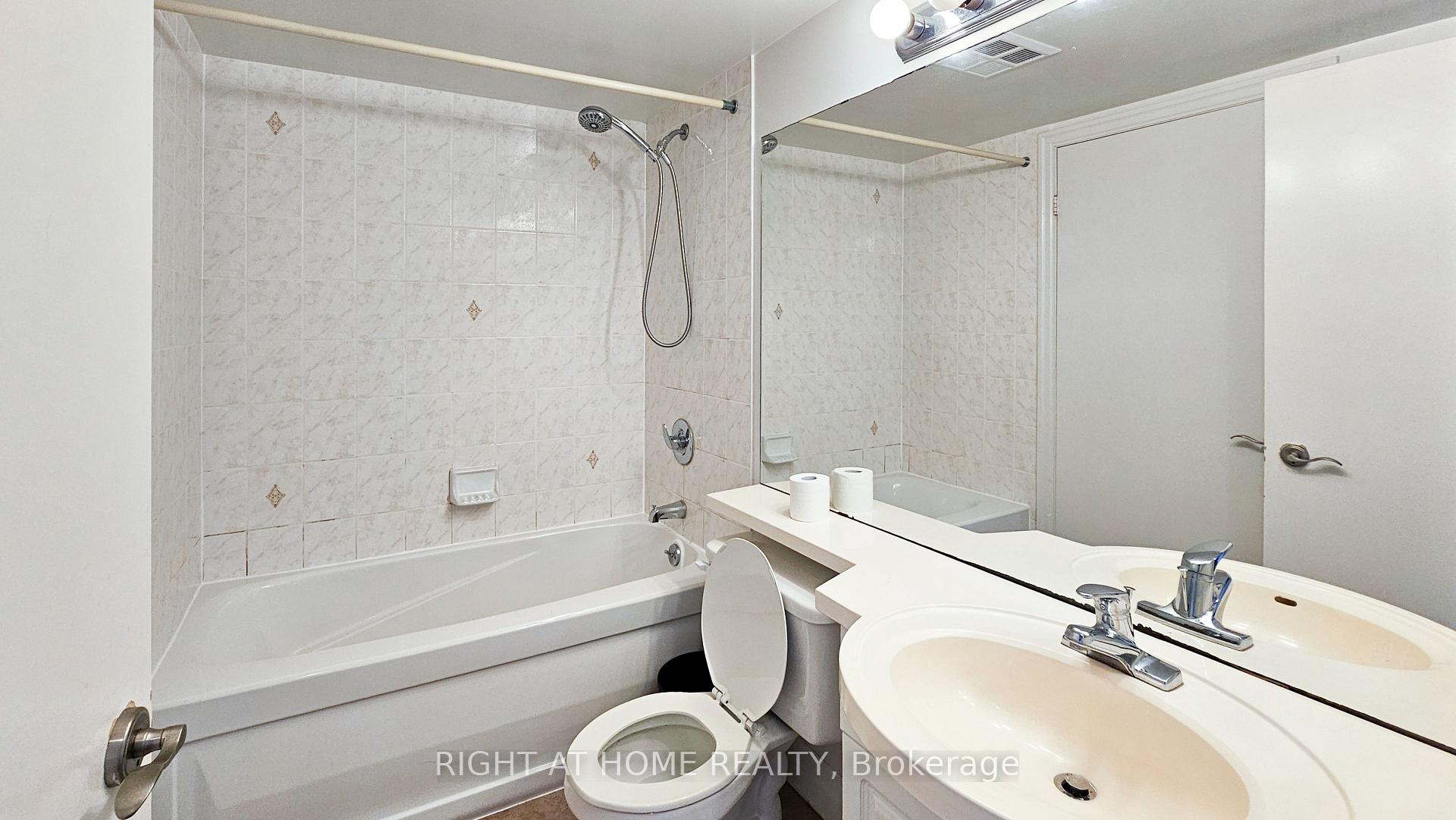 Photo 13 of Unit 1510, 188 Doris Avenue, North York, Willowdale East — HOMEH