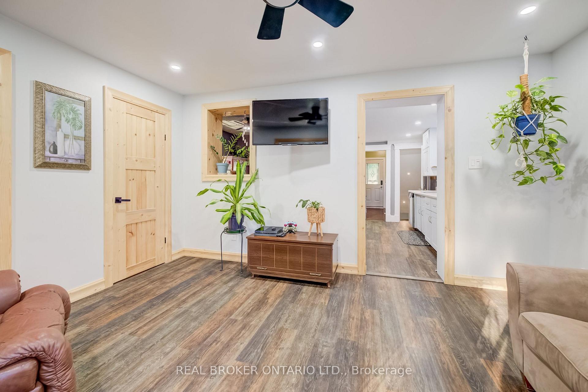 Photo 11 of 36 Cherry Street, Stratford — HOMEH