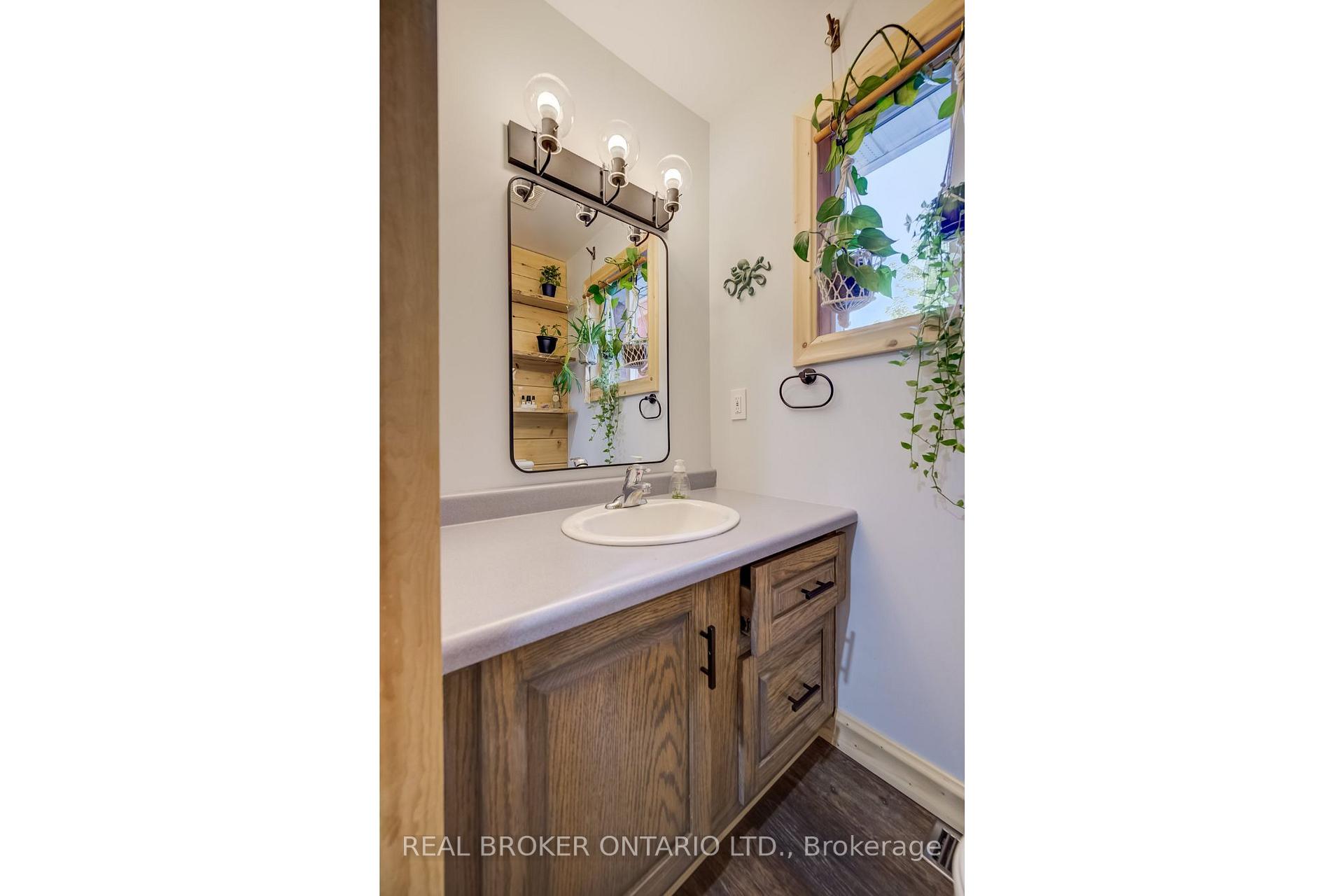Photo 13 of 36 Cherry Street, Stratford — HOMEH