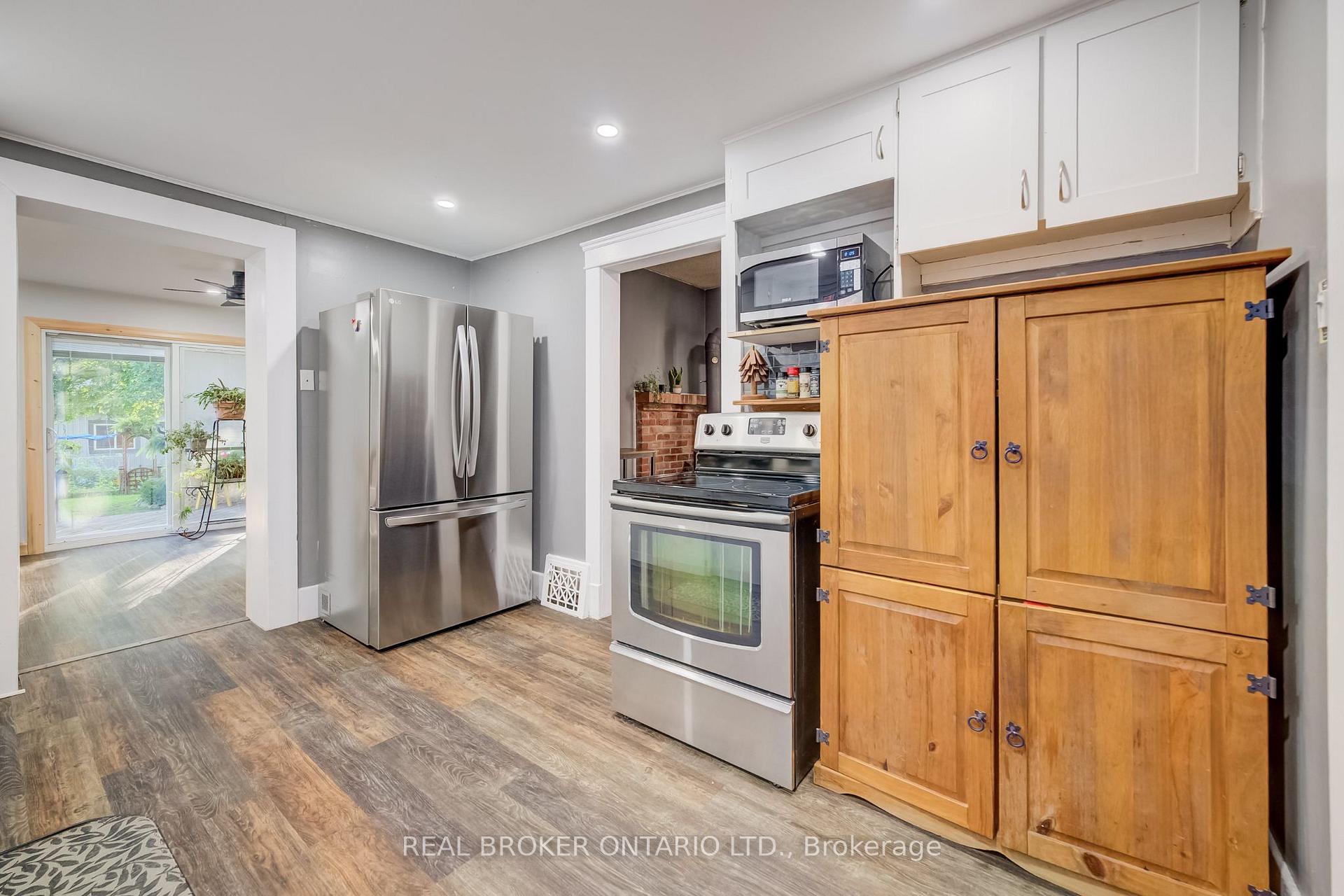 Photo 14 of 36 Cherry Street, Stratford — HOMEH