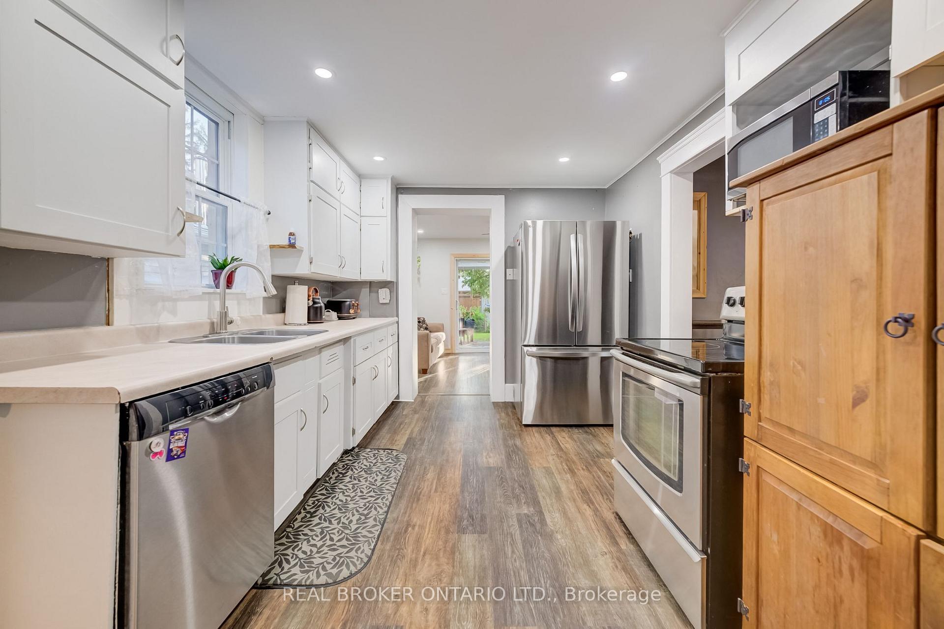 Photo 15 of 36 Cherry Street, Stratford — HOMEH