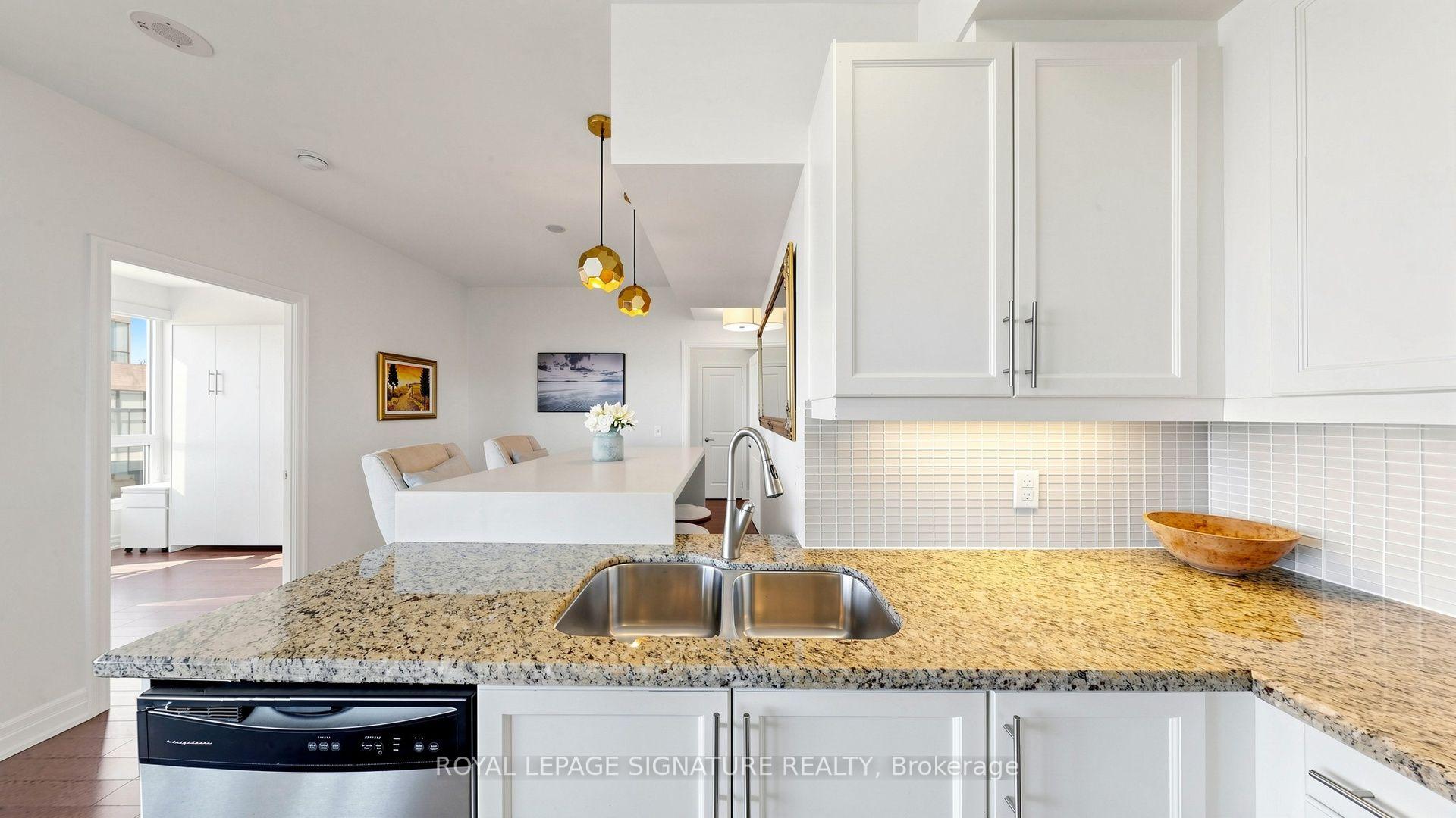 Photo 12 of Unit 402, 500 St Clair Avenue W, Toronto, Humewood-Cedarvale — HOMEH