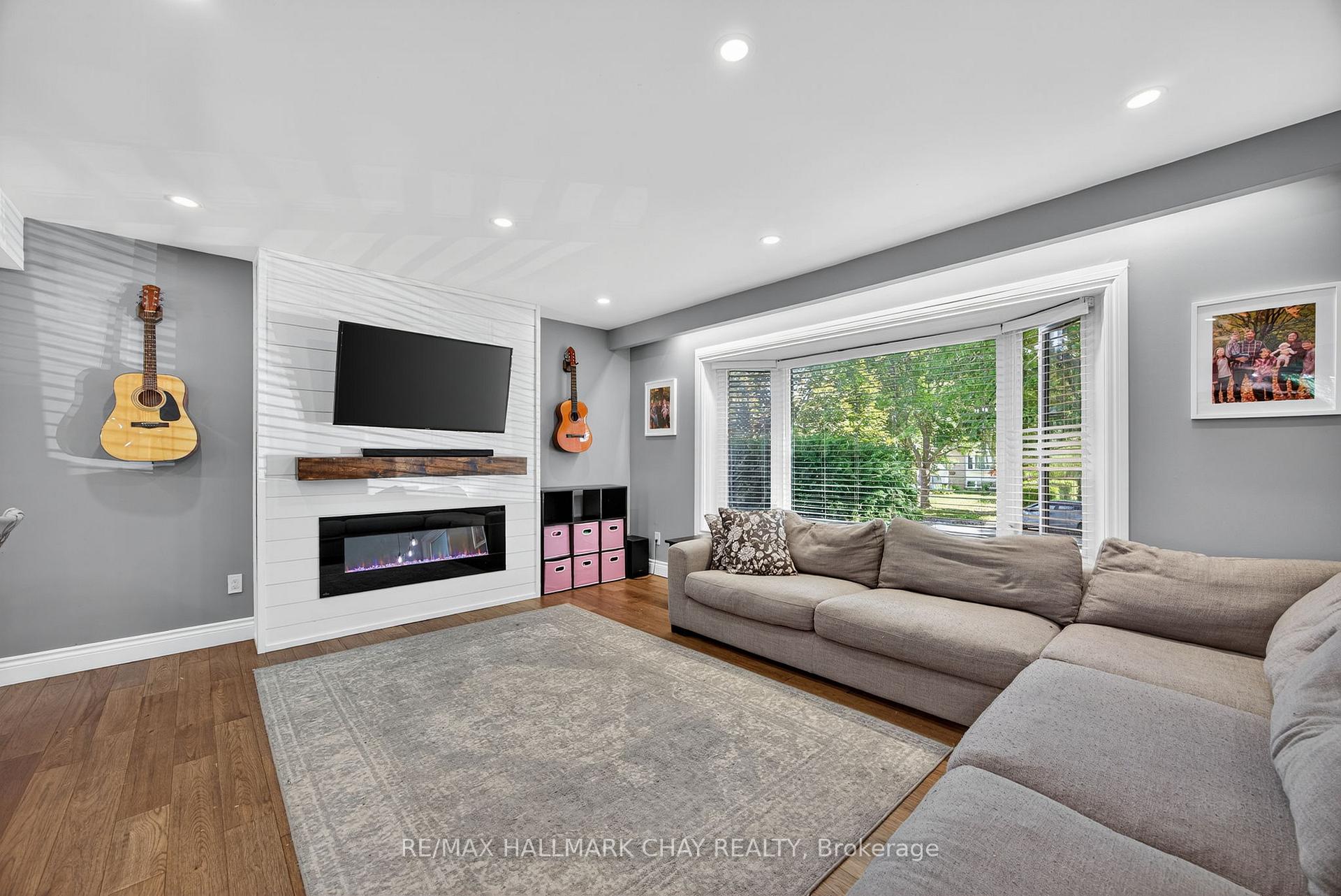 Photo 7 of 56 Briar Road, Barrie, Allandale Heights — HOMEH