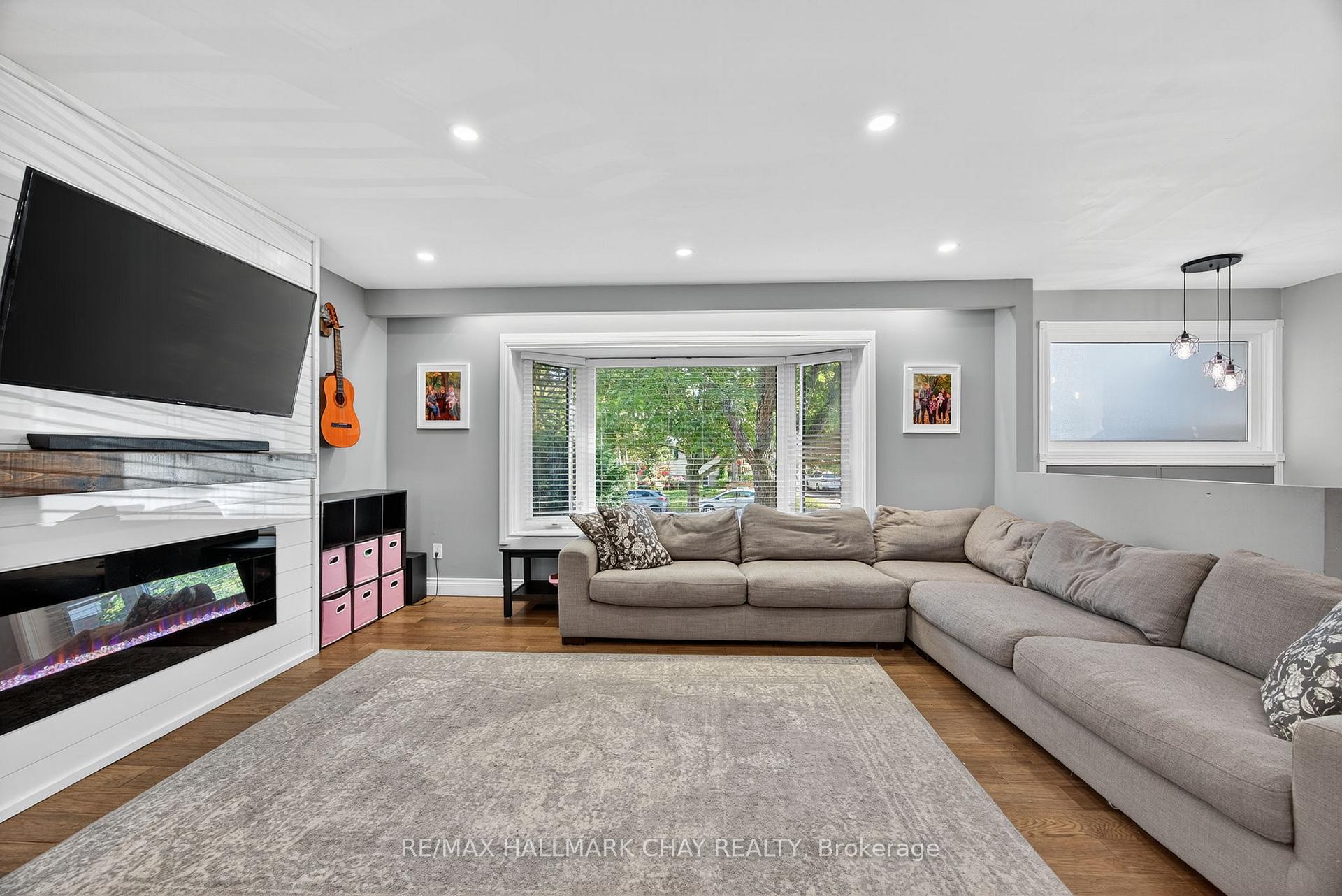 Photo 8 of 56 Briar Road, Barrie, Allandale Heights — HOMEH