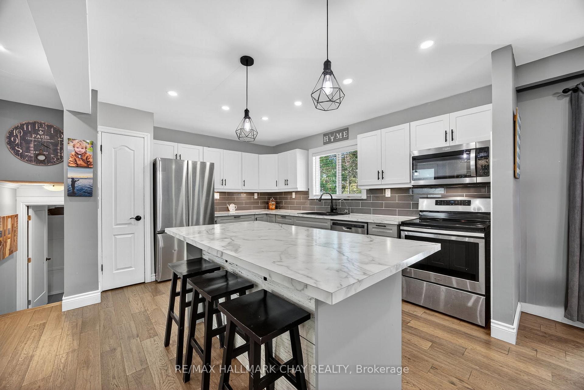 Photo 13 of 56 Briar Road, Barrie, Allandale Heights — HOMEH