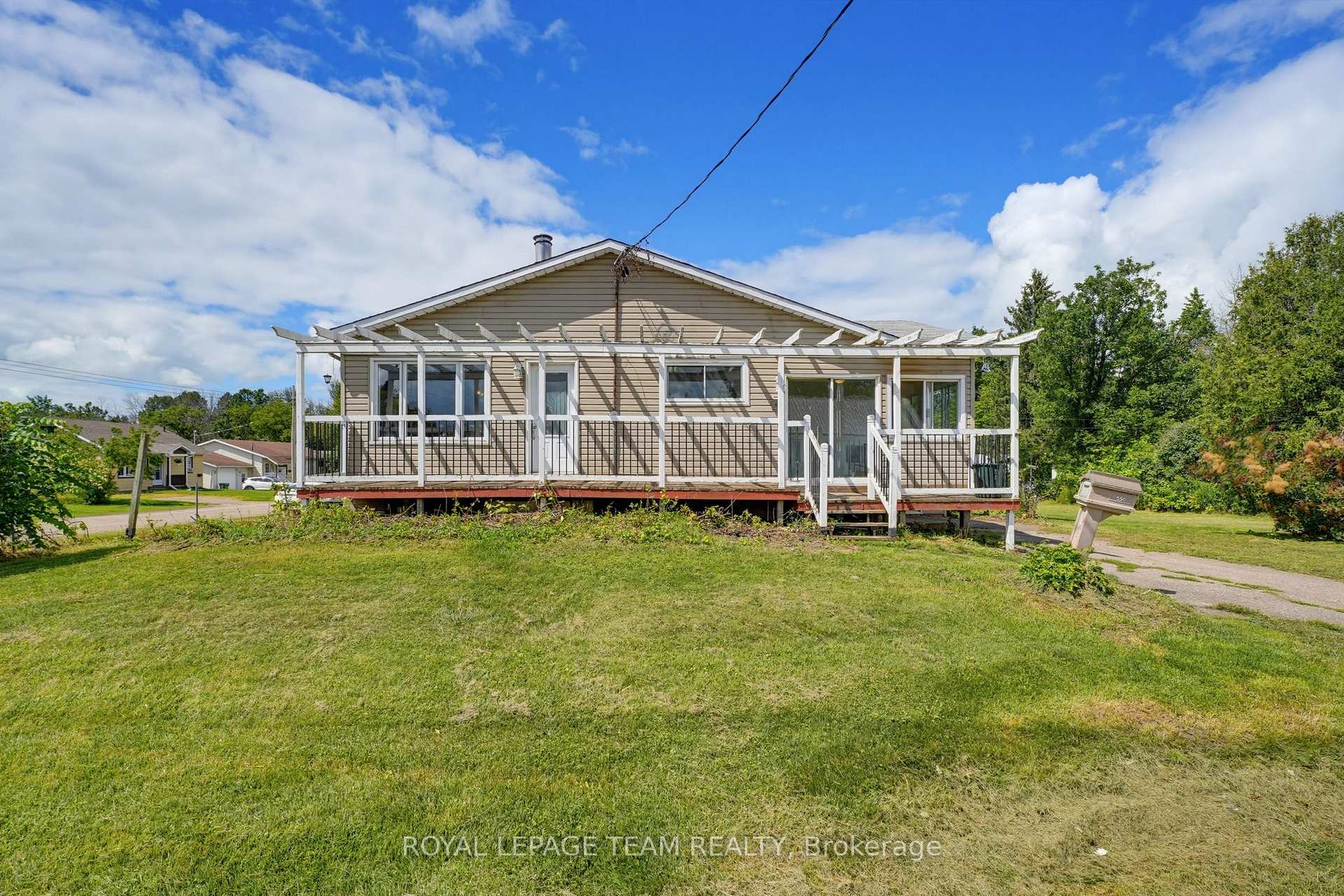 Photo 2 of 550 Giroux Street, Pembroke, Pembroke — HOMEH
